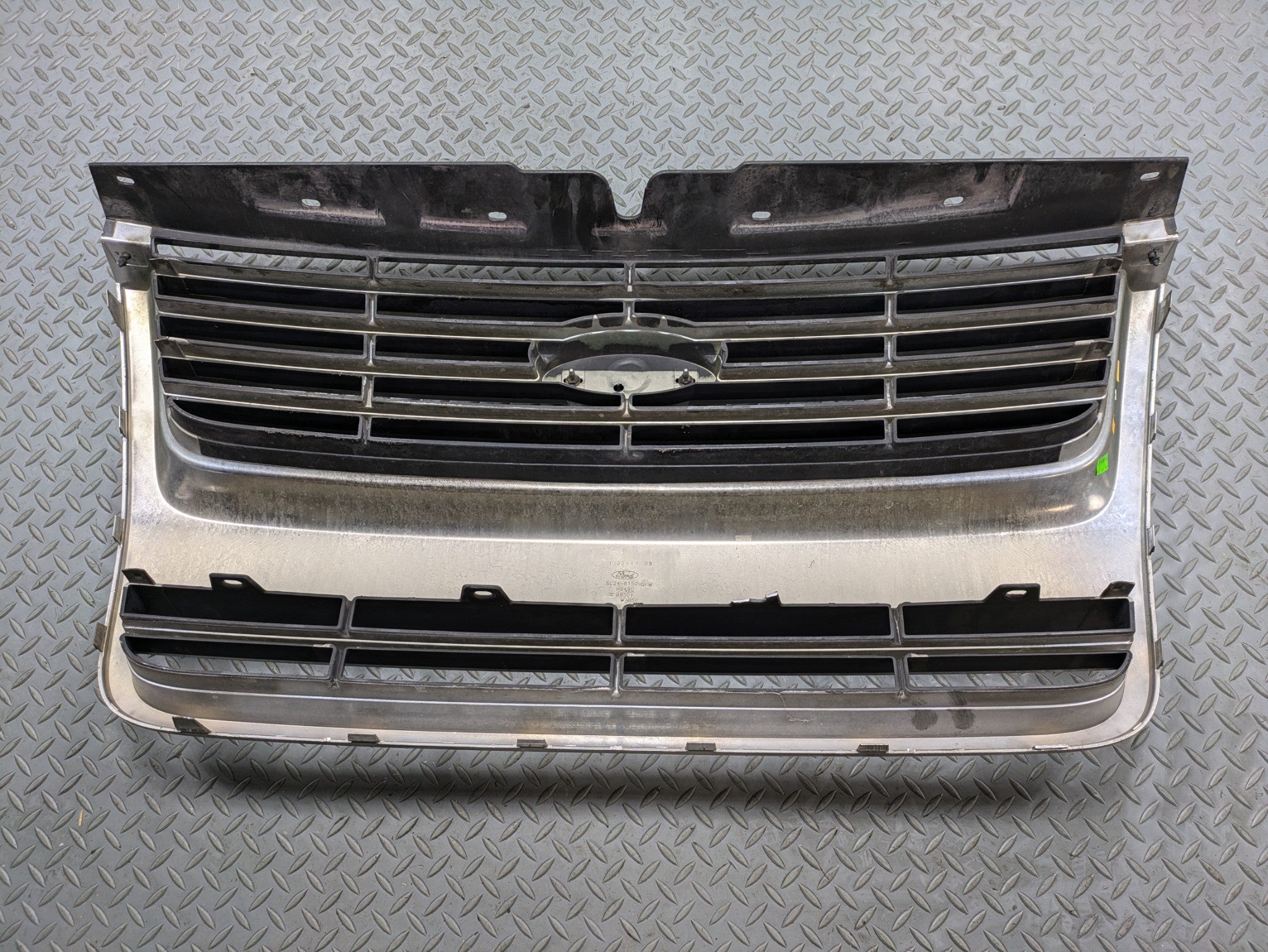 2006 - 2010 OEM FORD EXPLORER FRONT UPPER BUMPER GRILLE CHROME WITH EMBLEM