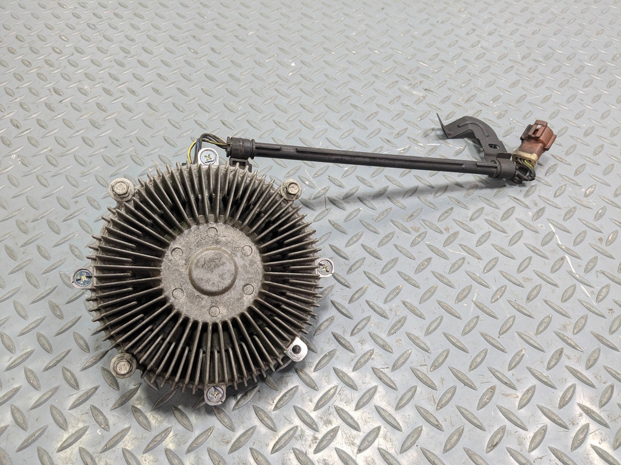 2006 - 2010 OEM FORD EXPLORER ENGINE COOLING FAN CLUTCH ASSEMBLY