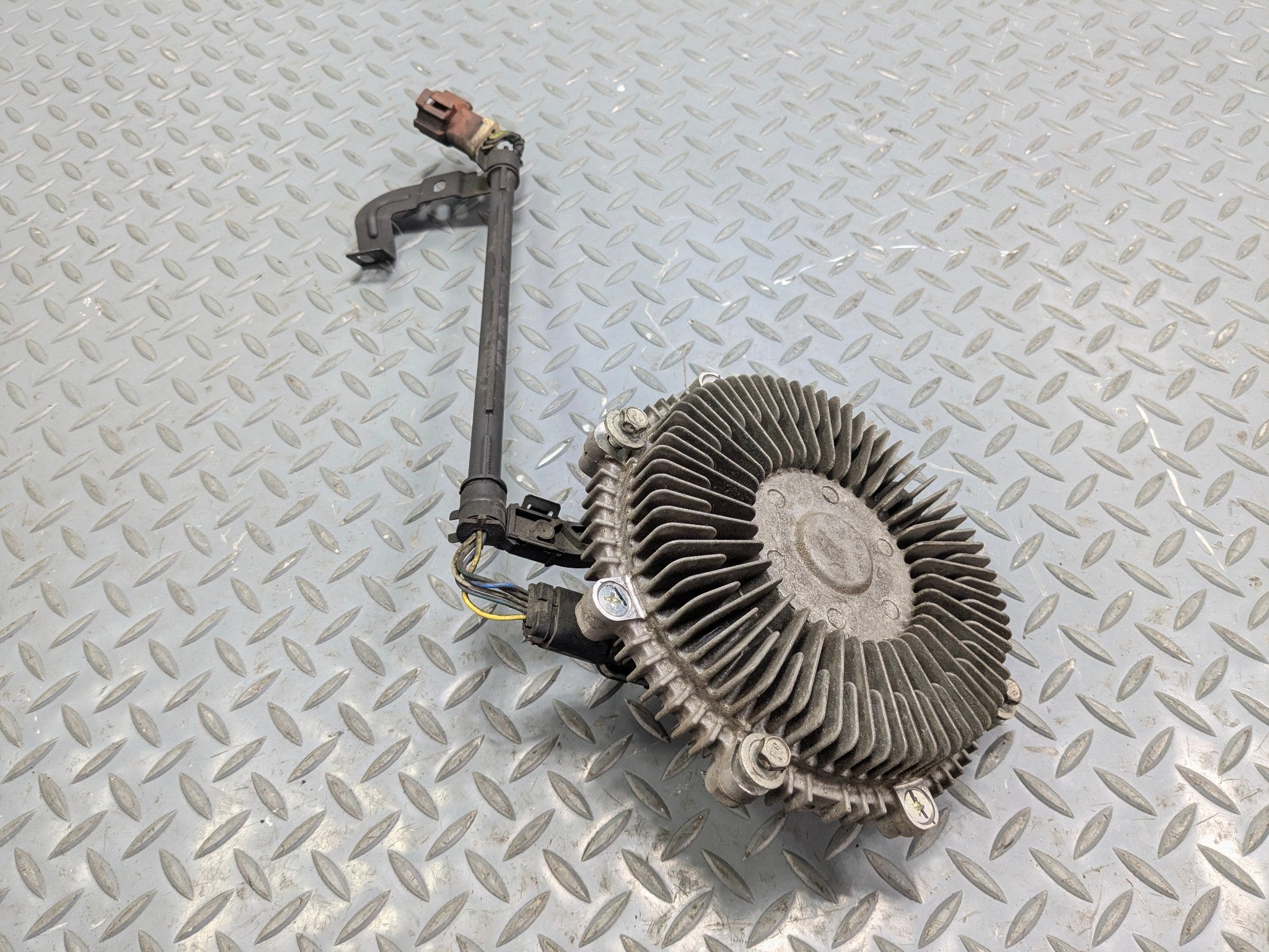 2006 - 2010 OEM FORD EXPLORER ENGINE COOLING FAN CLUTCH ASSEMBLY