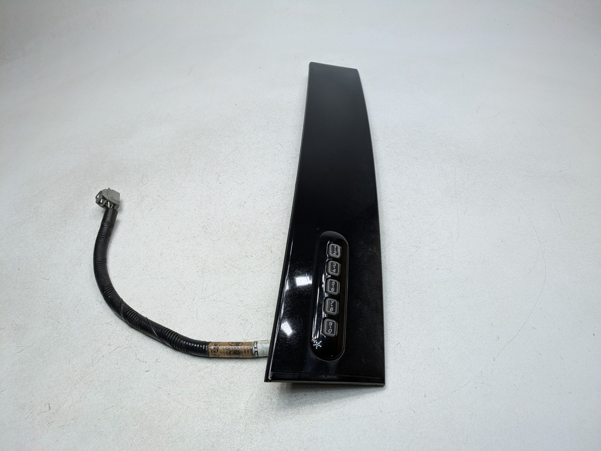 2006 - 2010 OEM FORD EXPLORER FRONT LEFT DOOR ENTRY KEYPAD PILLAR TRIM PANEL