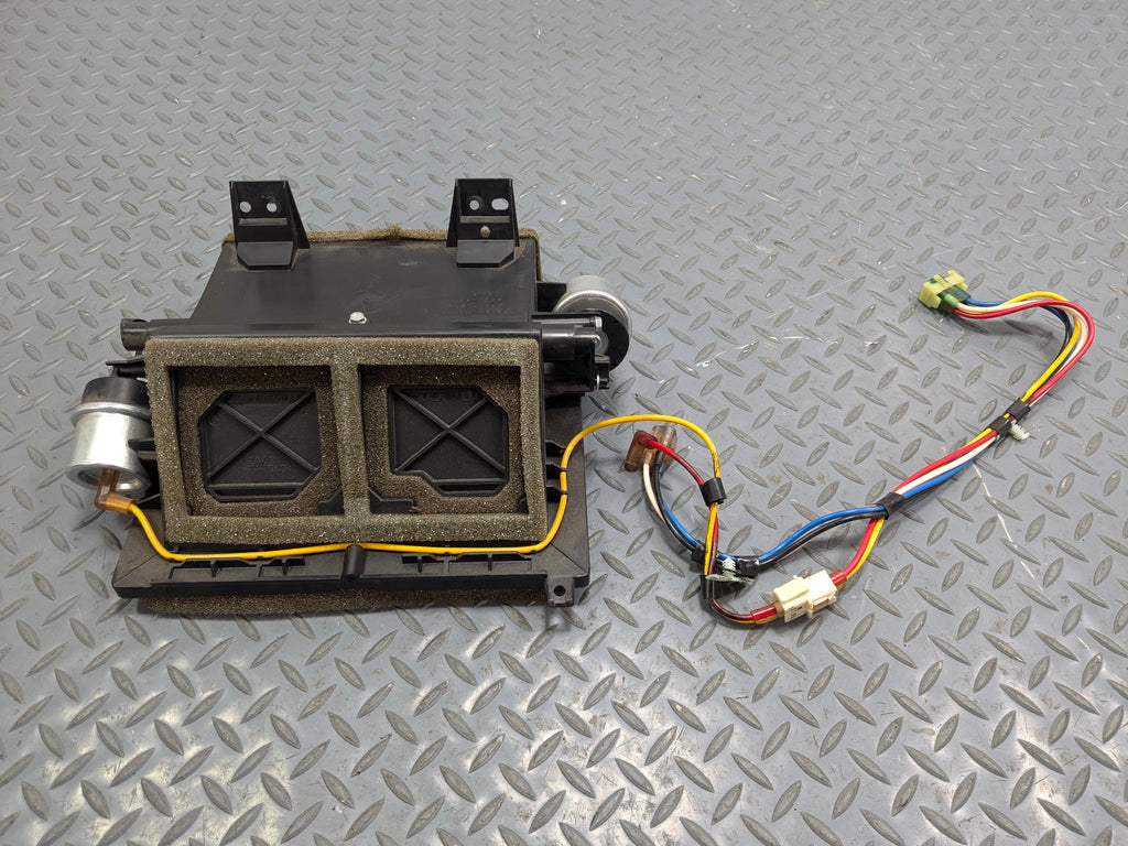 2006 - 2010 OEM FORD EXPLORER DASH AIR VENT OUTLET CHAMBER ASSEMBLY