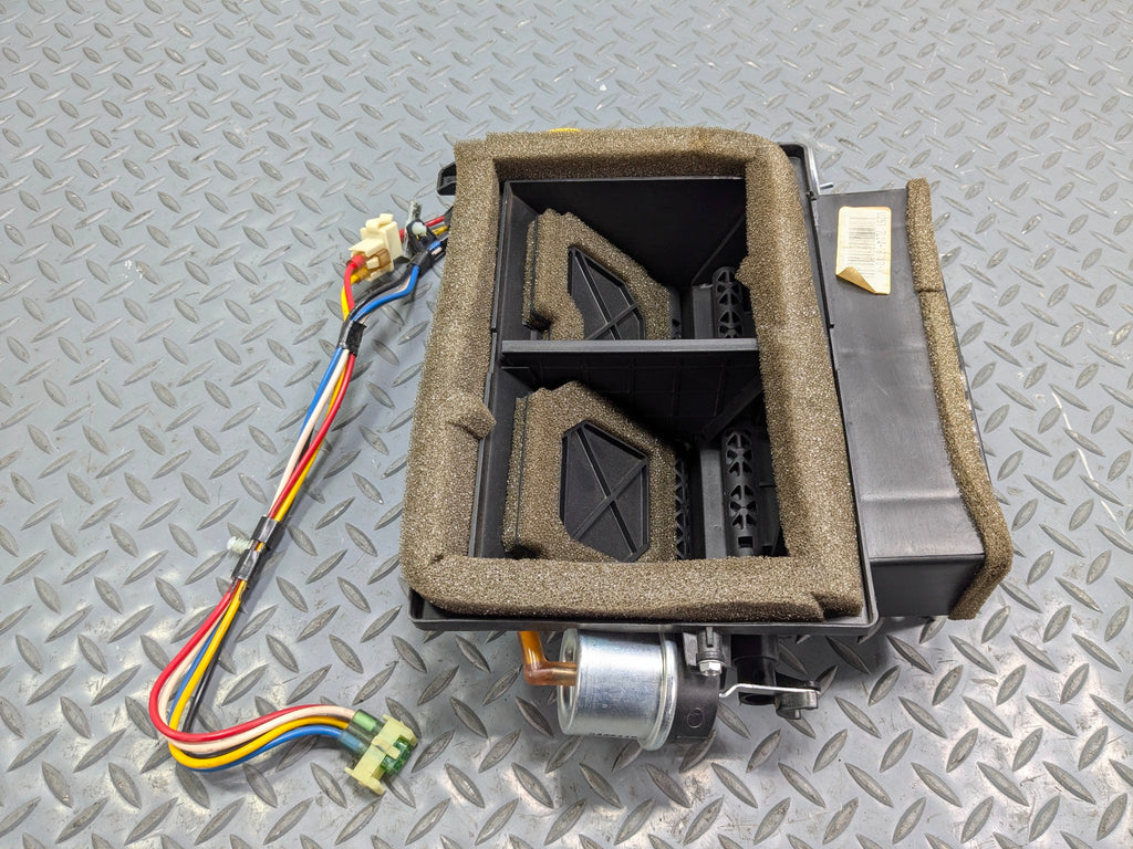 2006 - 2010 OEM FORD EXPLORER DASH AIR VENT OUTLET CHAMBER ASSEMBLY