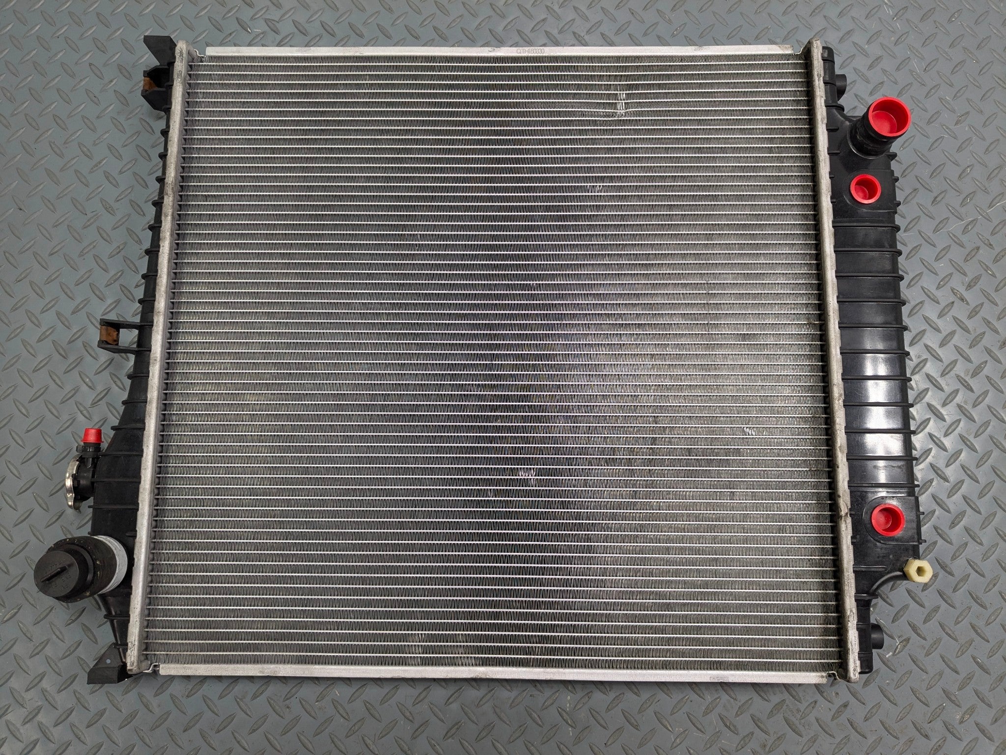 2006 - 2010 OEM FORD EXPLORER ENGINE COOLING MAIN RADIATOR ASSEMBLY