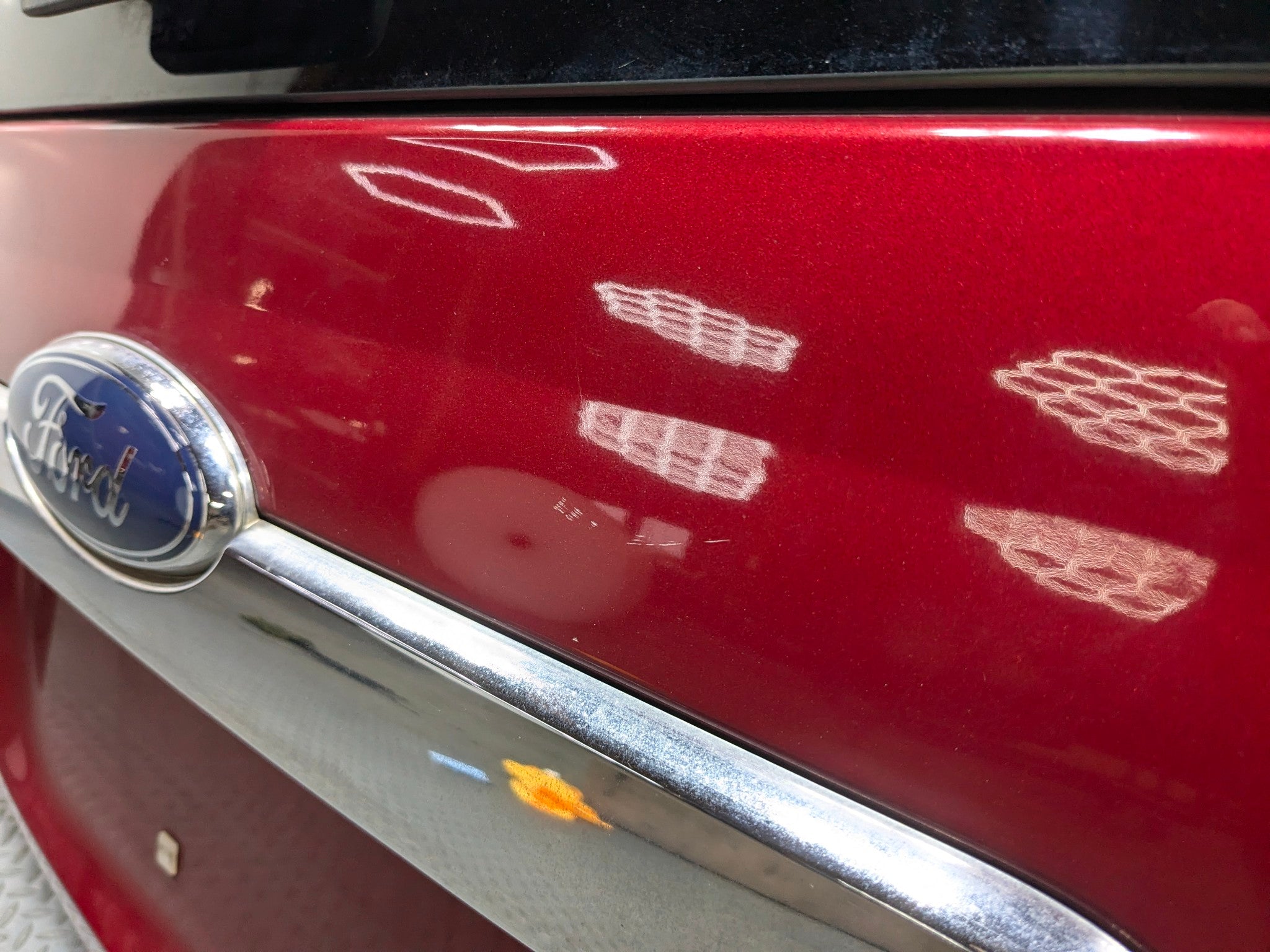 06 - 10 OEM FORD EXPLORER REAR TRUNK TAILGATE SHELL PANEL WITH GLASS ASSEMBLY