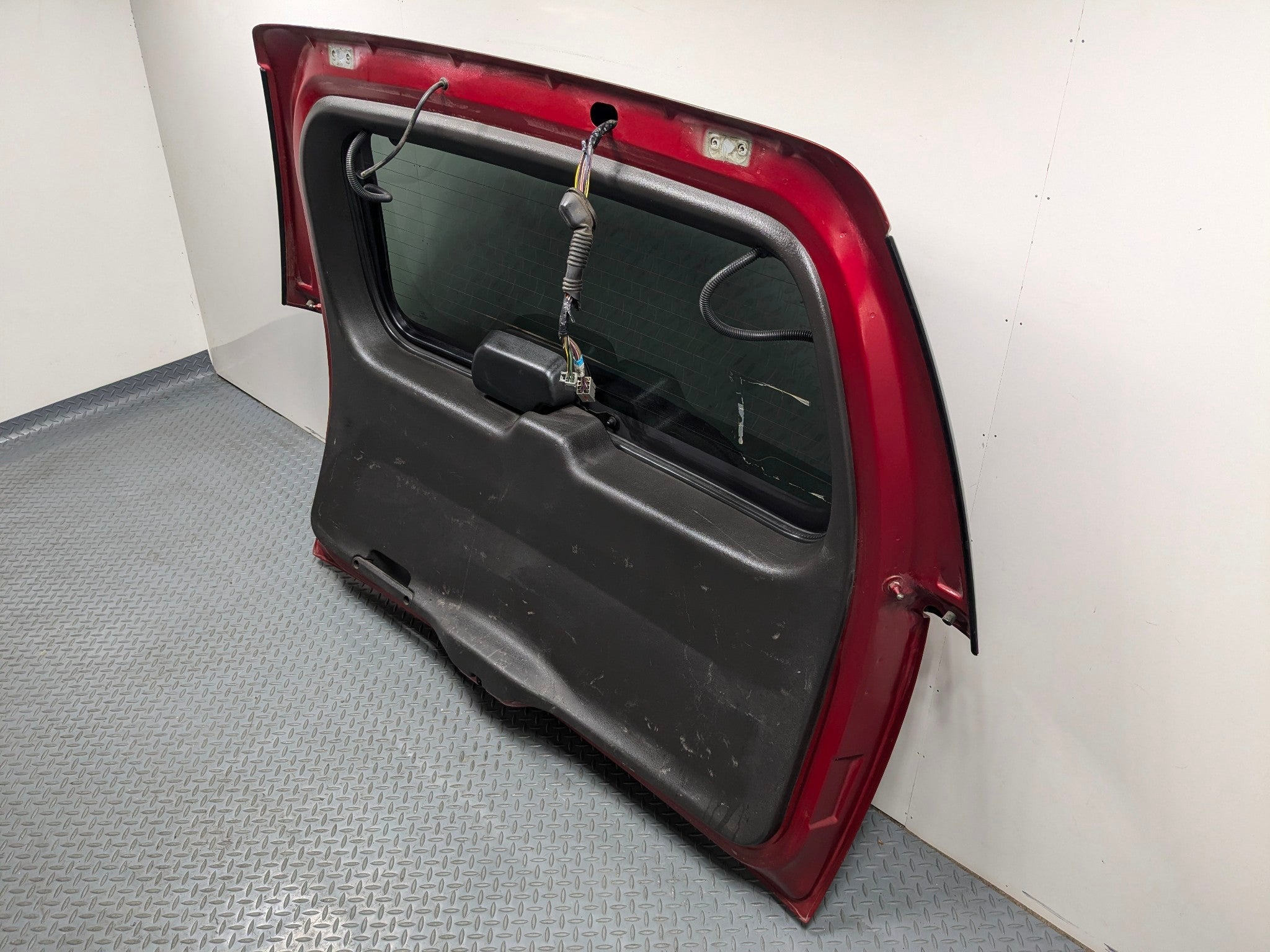 06 - 10 OEM FORD EXPLORER REAR TRUNK TAILGATE SHELL PANEL WITH GLASS ASSEMBLY