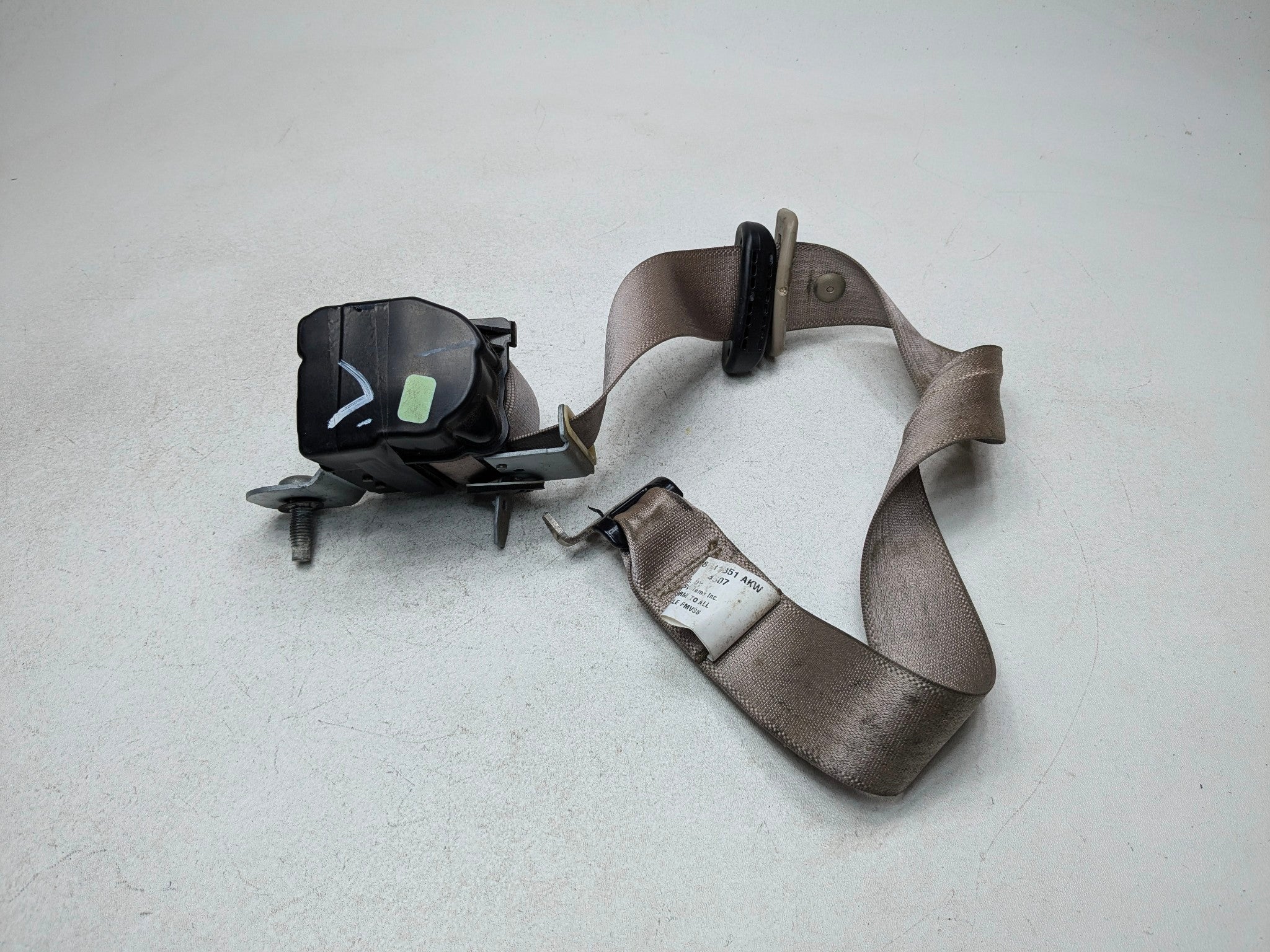 2006 - 2010 OEM FORD EXPLORER REAR LEFT DRIVER SIDE THIRD ROW SEATBELT RETRACTOR