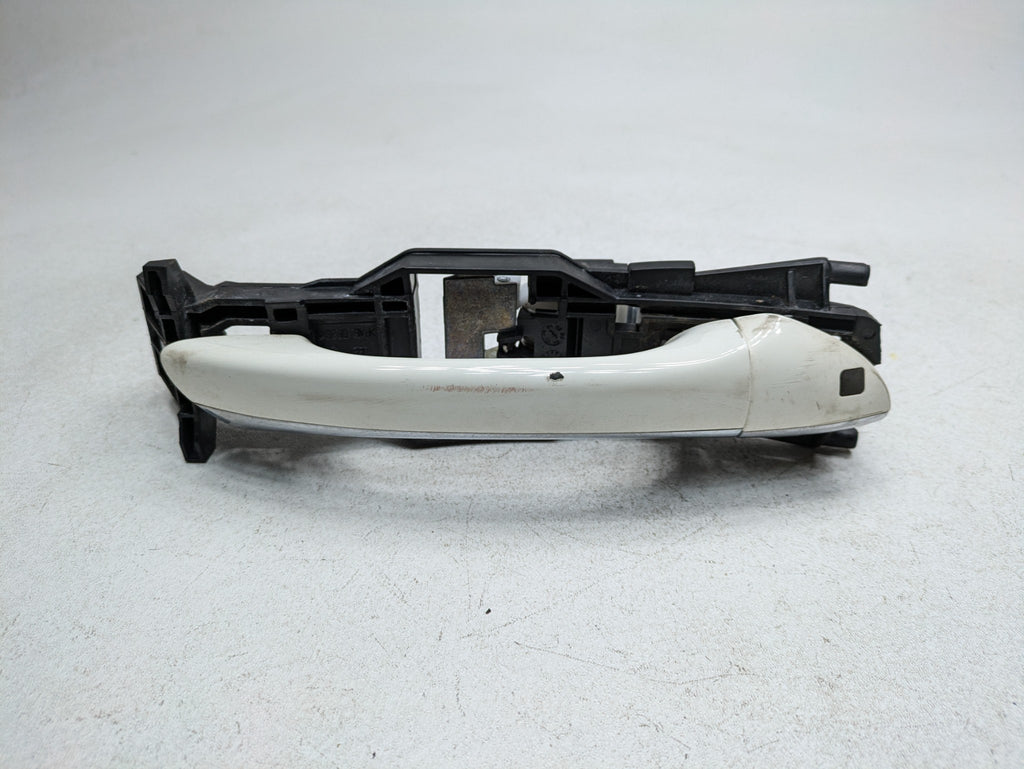02 - 05 OEM MERCEDES BENZ CLK320 FRONT RIGHT PASSENGER SIDE EXTERIOR DOOR HANDLE