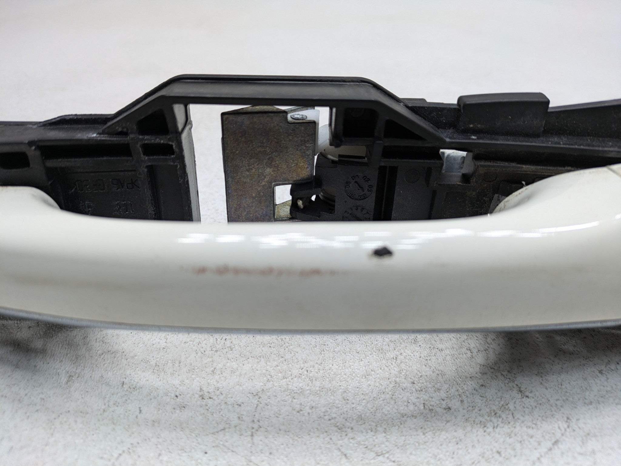 02 - 05 OEM MERCEDES BENZ CLK320 FRONT RIGHT PASSENGER SIDE EXTERIOR DOOR HANDLE