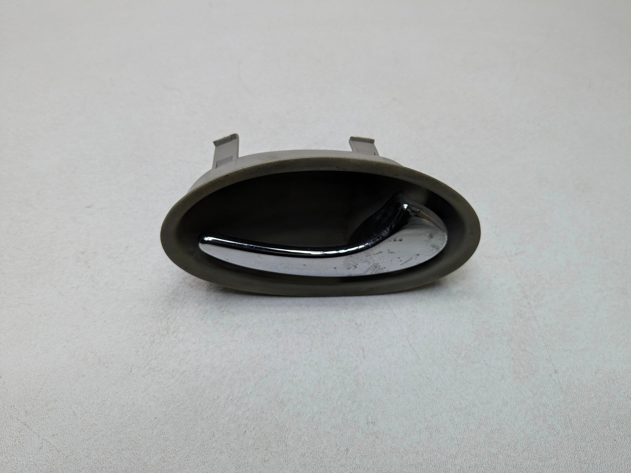 2002 - 2005 OEM MERCEDES BENZ CLK320 FRONT RIGHT SIDE INTERIOR DOOR PULL HANDLE