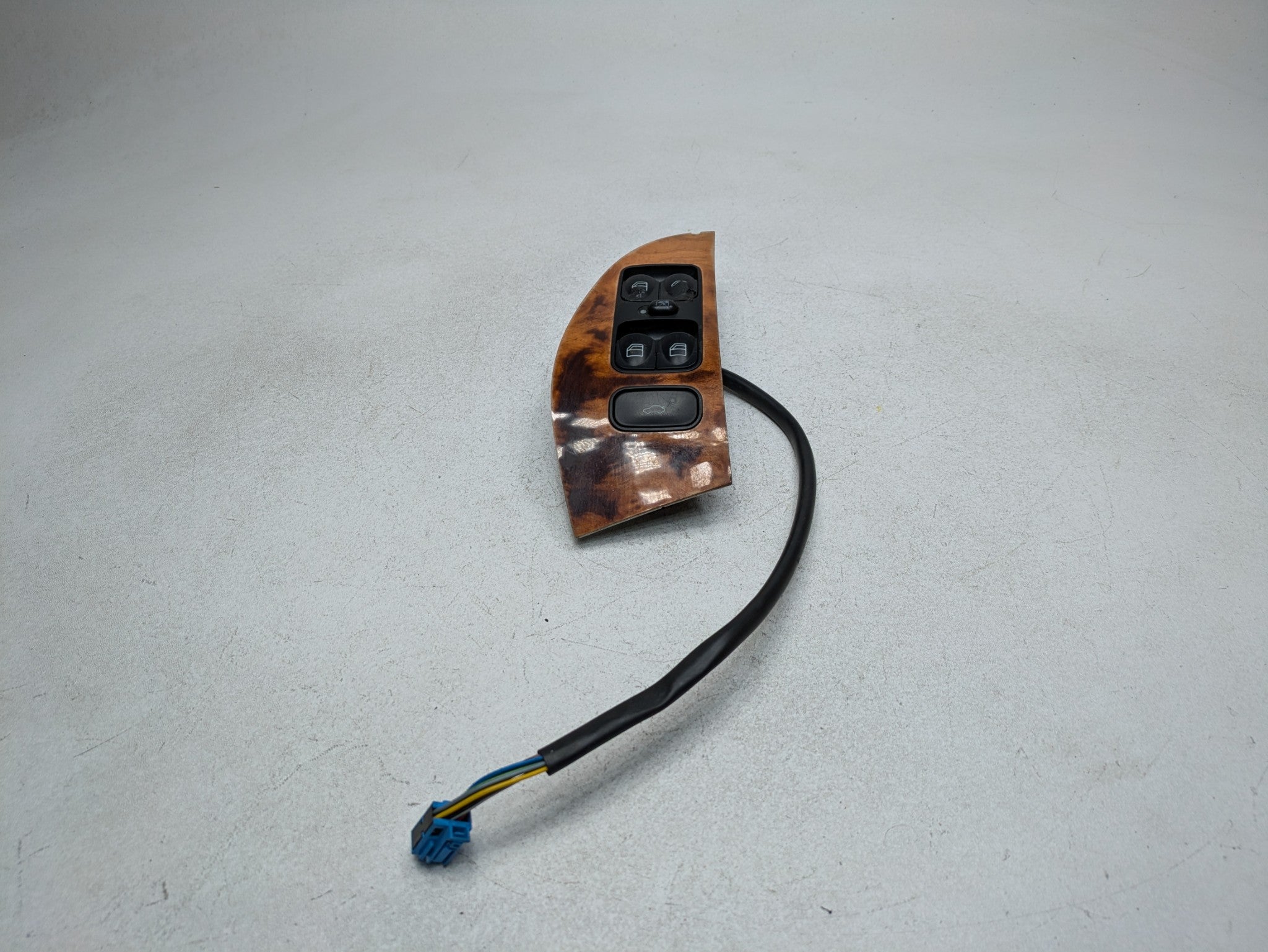 02 - 05 OEM MERCEDES BENZ CLK320 FRONT LEFT SIDE MASTER POWER LOCK DOOR SWITCH