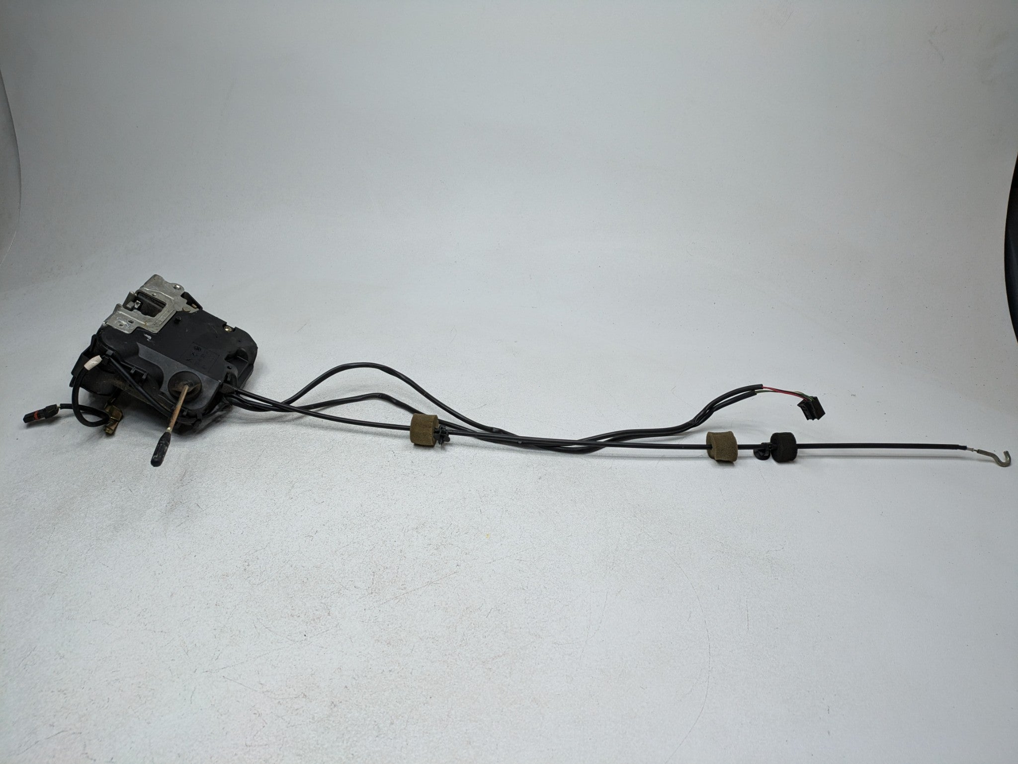 2002 - 2005 OEM MERCEDES BENZ CLK320 FRONT RIGHT SIDE DOOR LATCH LOCK ACTUATOR