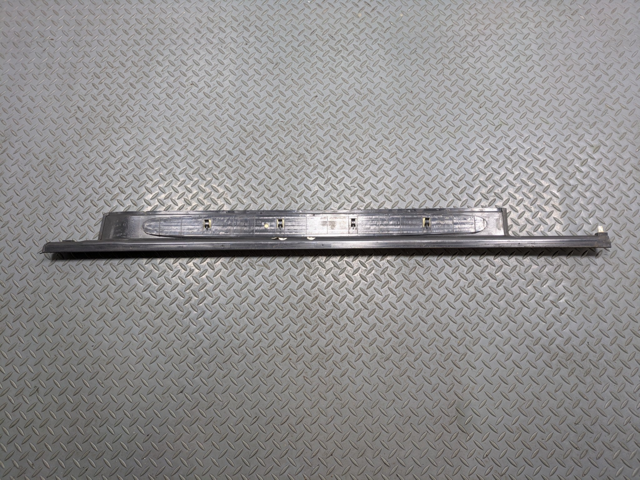 2002 - 2005 OEM MERCEDES BENZ CLK320 FRONT LEFT DRIVER SIDE DOOR SILL PLATE