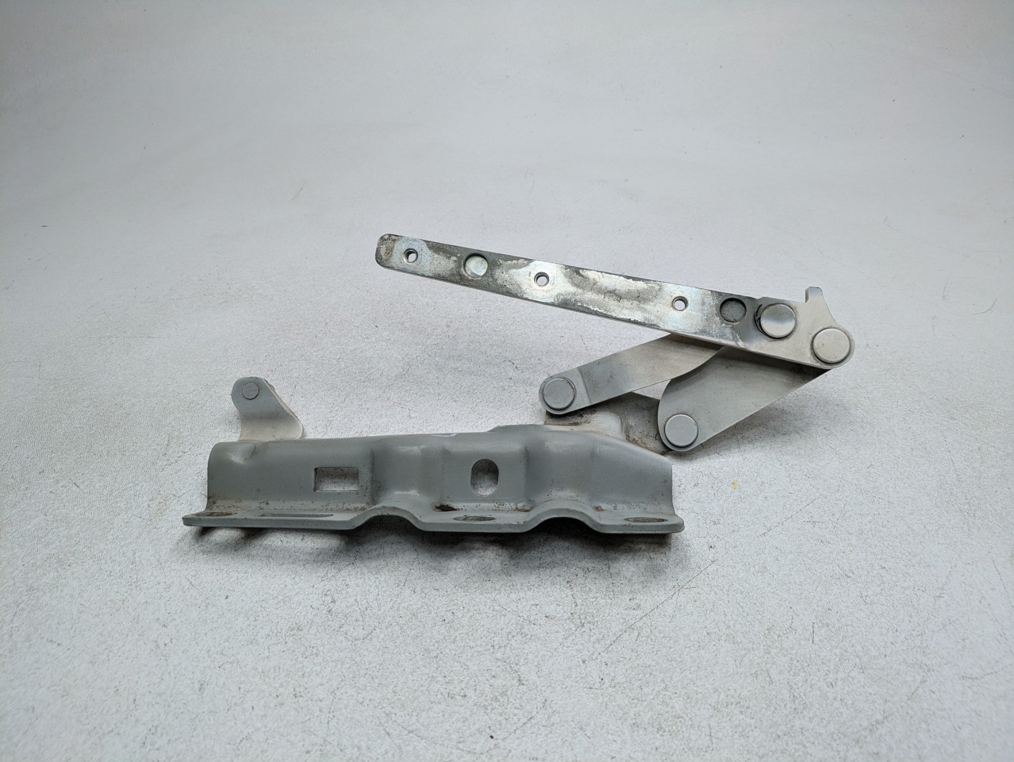 2002 - 2005 OEM MERCEDES BENZ CLK320 FRONT LEFT DRIVER SIDE BONNET HOOD HINGE