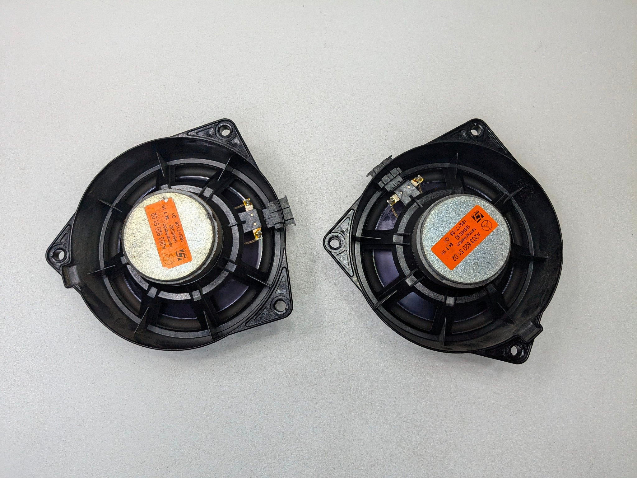 2002 - 2005 OEM MERCEDES BENZ CLK320 RIGHT AND LEFT DOOR AUDIO SPEAKER SET OF 4