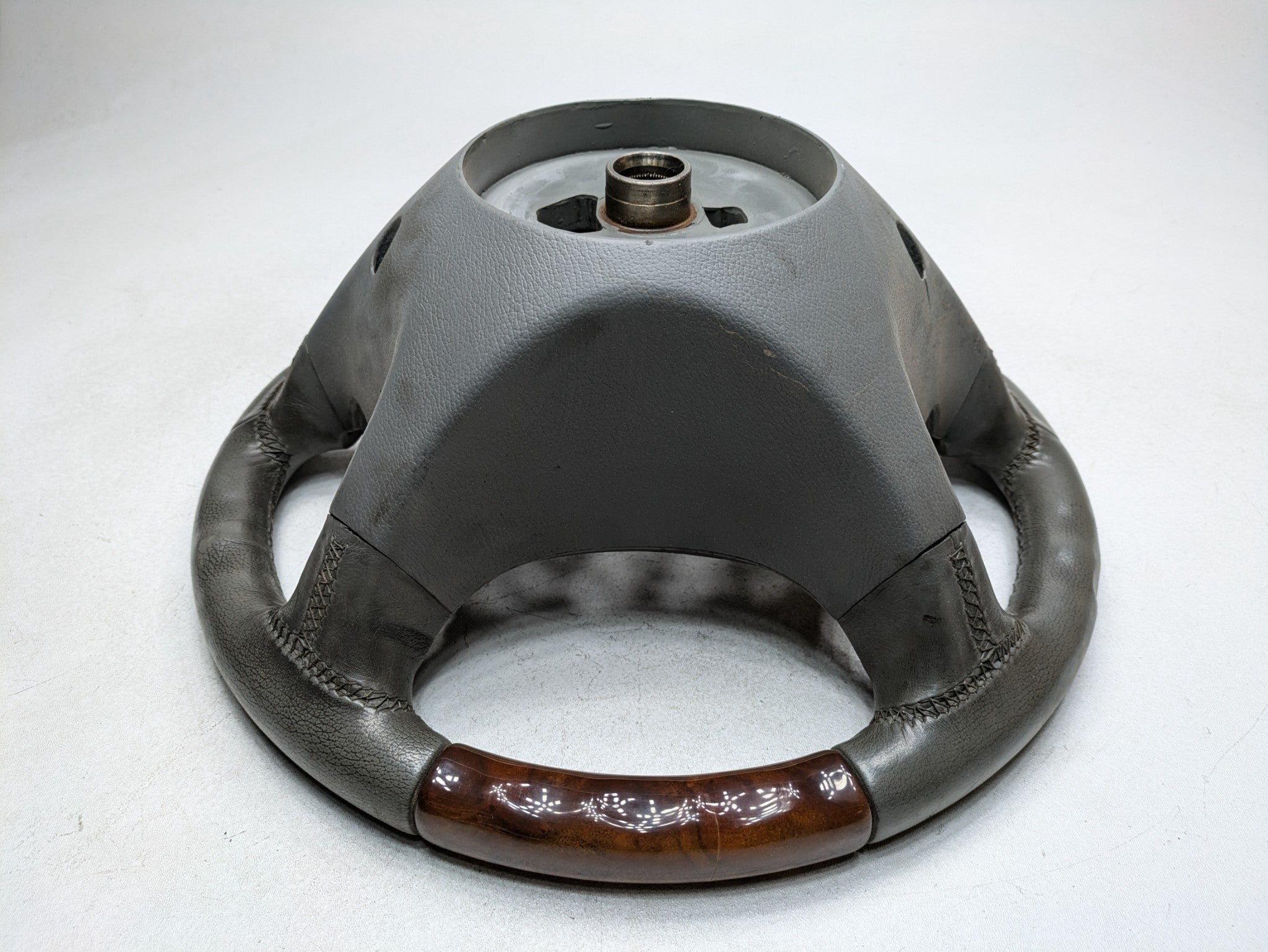 2002 - 2005 OEM MERCEDES BENZ CLK320 FRONT STEERING WHEEL ASSEMBLY