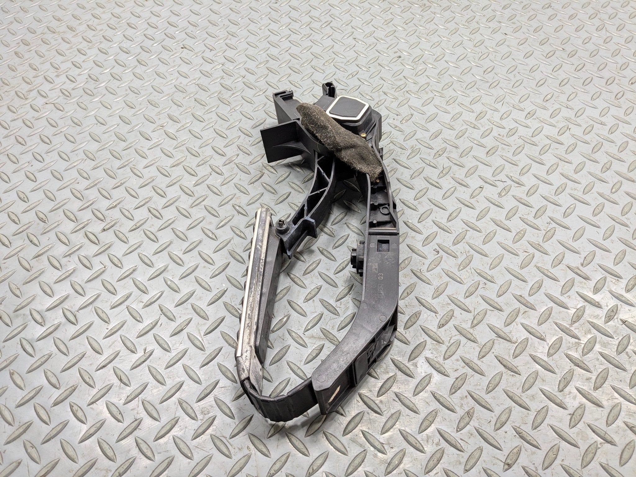 02 - 05 OEM MERCEDES BENZ CLK320 GAS BRAKE ACCELERATOR THROTTLE PEDAL ASSEMBLY