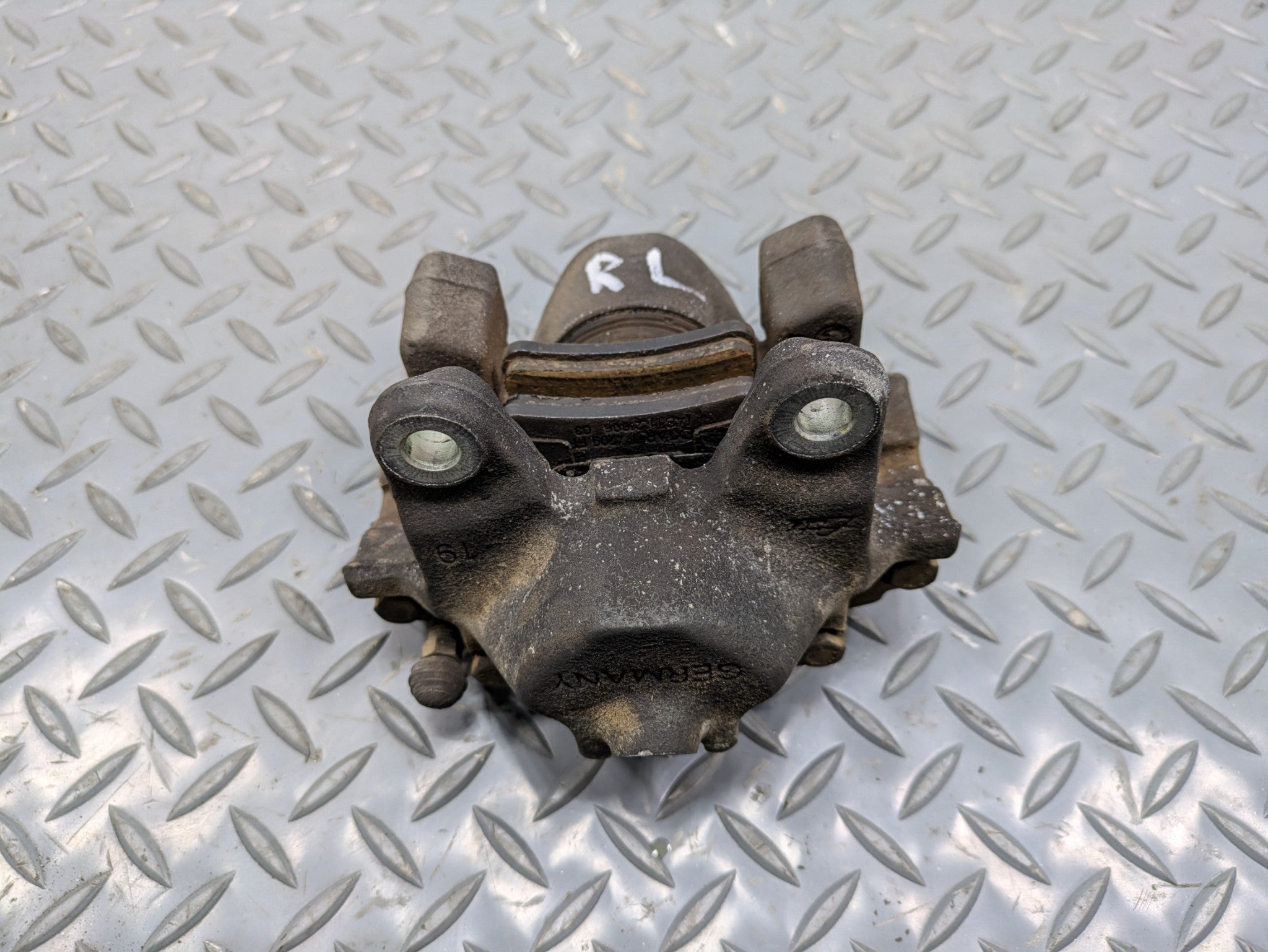 02 - 05 OEM MERCEDES BENZ CLK320 REAR LEFT DRIVER SIDE BRAKE CALIPER ASSEMBLY