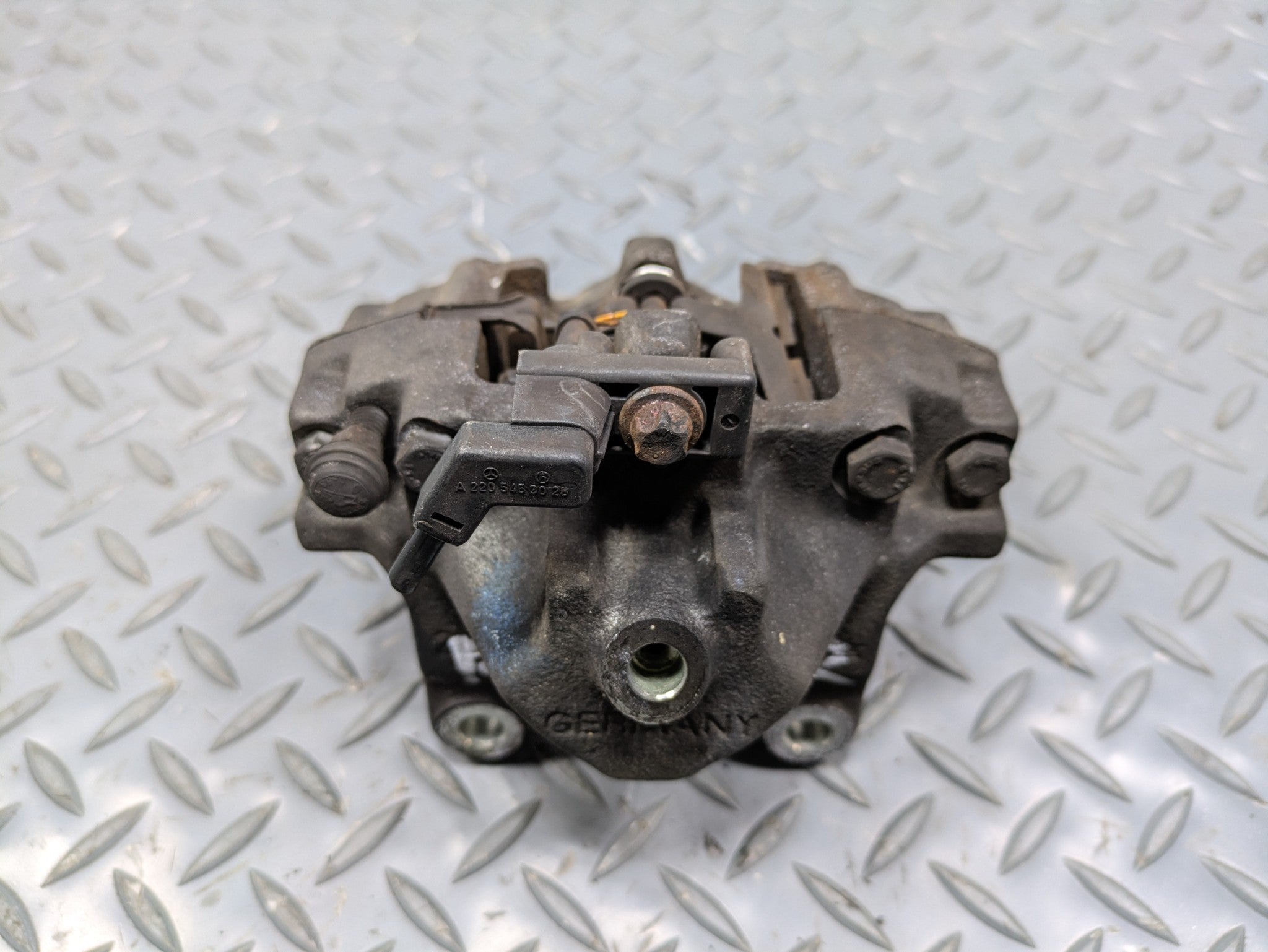 2002 - 2005 OEM MERCEDES BENZ CLK320 REAR RIGHT SIDE BRAKE CALIPER ASSEMBLY