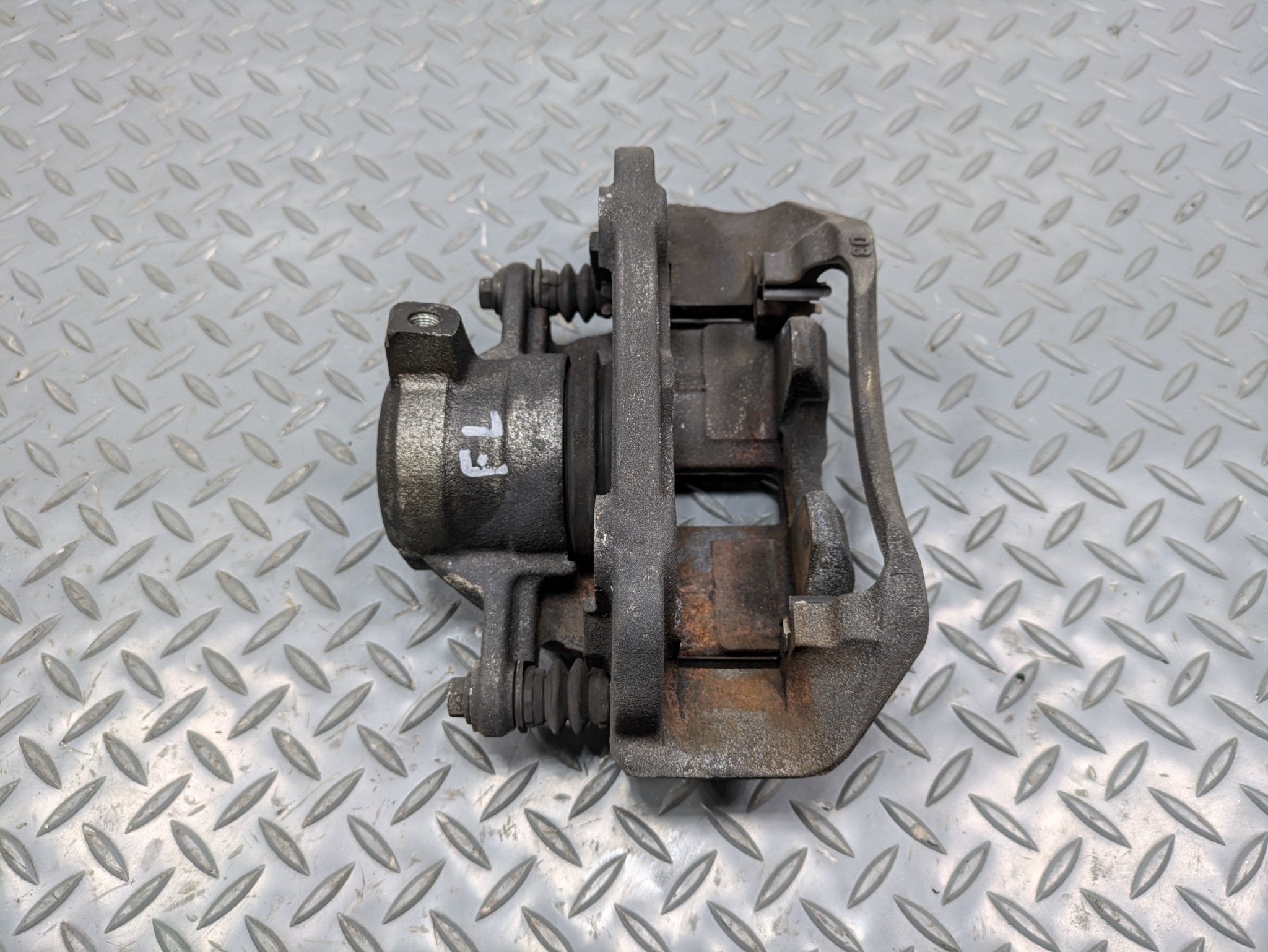 02 - 05 OEM MERCEDES BENZ CLK320 FRONT LEFT DRIVER SIDE BRAKE CALIPER ASSEMBLY