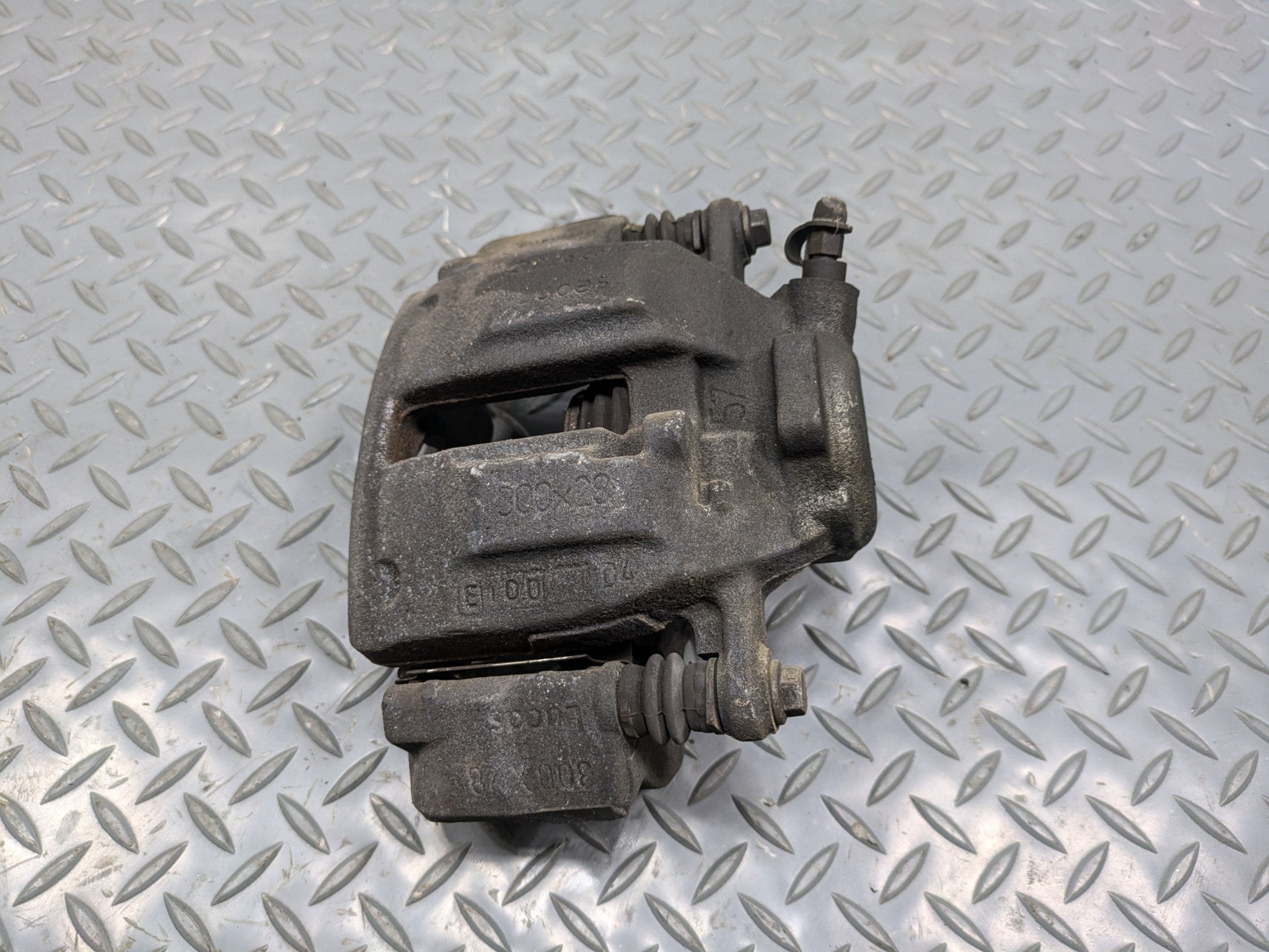 02 - 05 OEM MERCEDES BENZ CLK320 FRONT LEFT DRIVER SIDE BRAKE CALIPER ASSEMBLY
