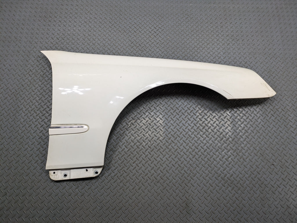 2002 - 2005 OEM MERCEDES BENZ CLK320 RIGHT PASSENGER SIDE FENDER ASSEMBLY WHITE