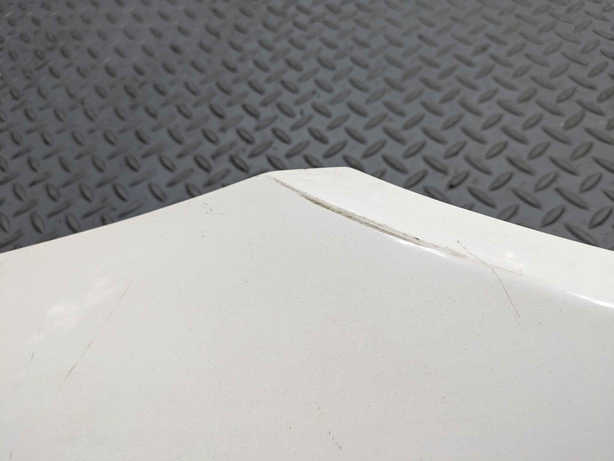 2002 - 2005 OEM MERCEDES BENZ CLK320 RIGHT PASSENGER SIDE FENDER ASSEMBLY WHITE