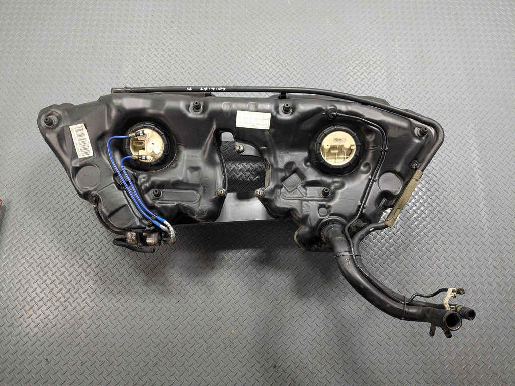 2002 - 2005 OEM MERCEDES BENZ CLK320 FUEL GAS TANK RESERVOIR ASSEMBLY