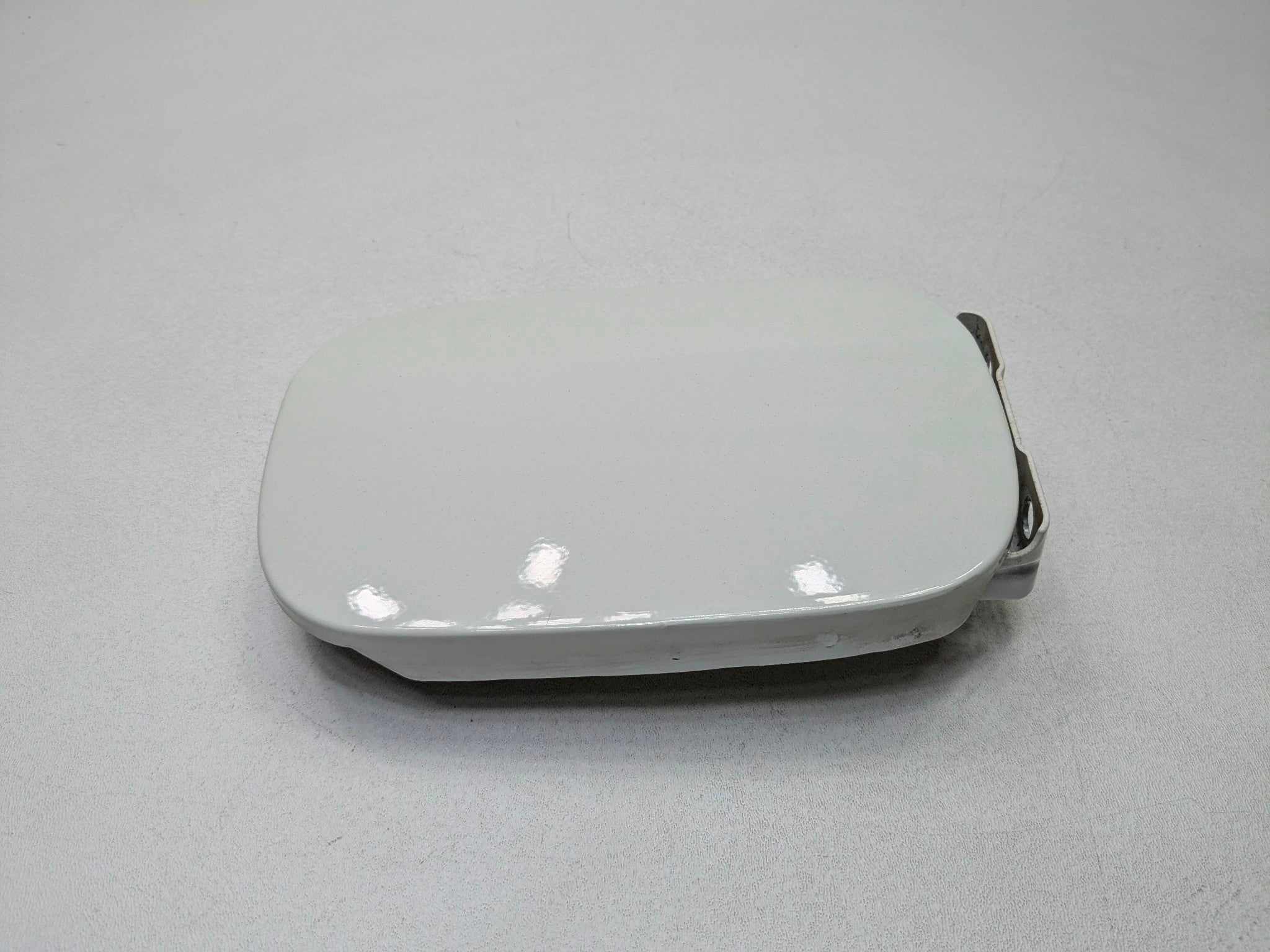 02 - 05 OEM MERCEDES BENZ CLK320 CONVERTIBLE FUEL GAS TANK FILLER DOOR LID WHITE