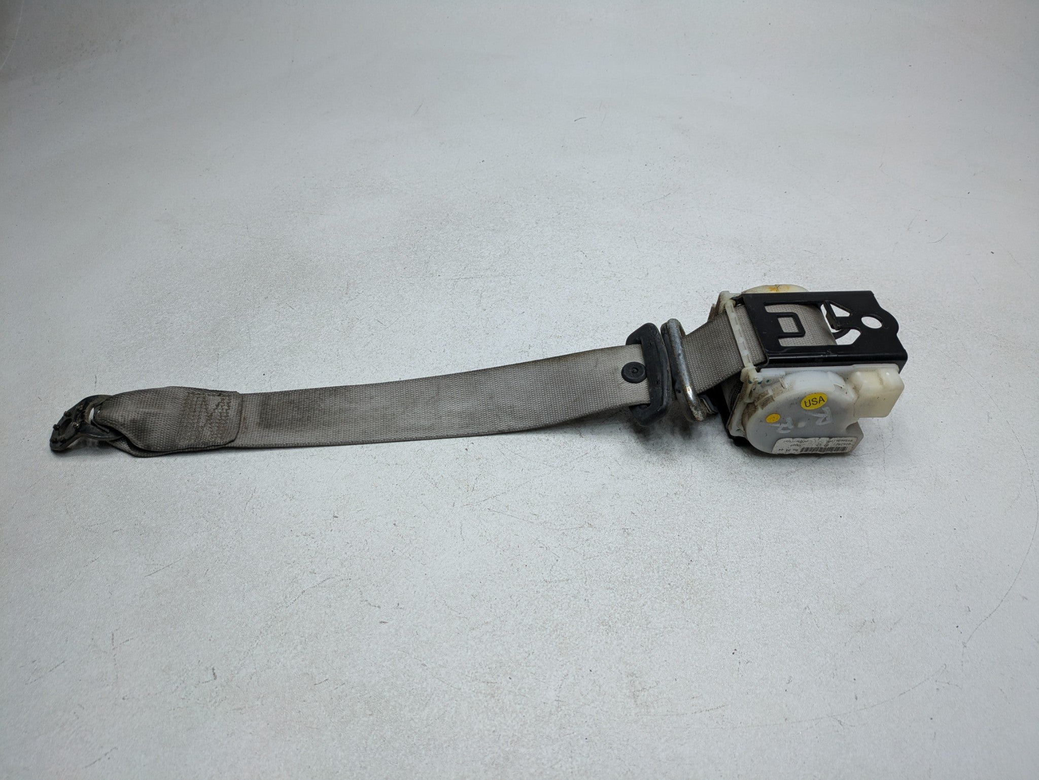 2002 - 2005 OEM MERCEDES BENZ CLK320 REAR RIGHT SIDE RETRACTOR SEAT BELT