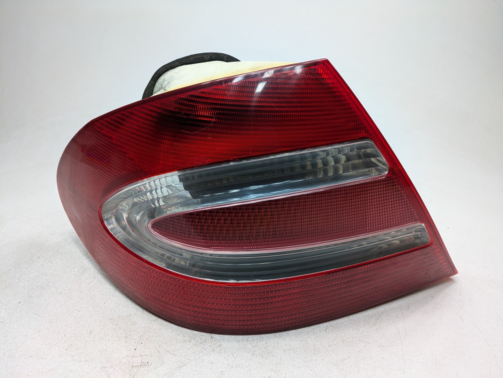 02 - 05 OEM MERCEDES BENZ CLK320 REAR LEFT DRIVER SIDE OUTER TAILLIGHT ASSEMBLY