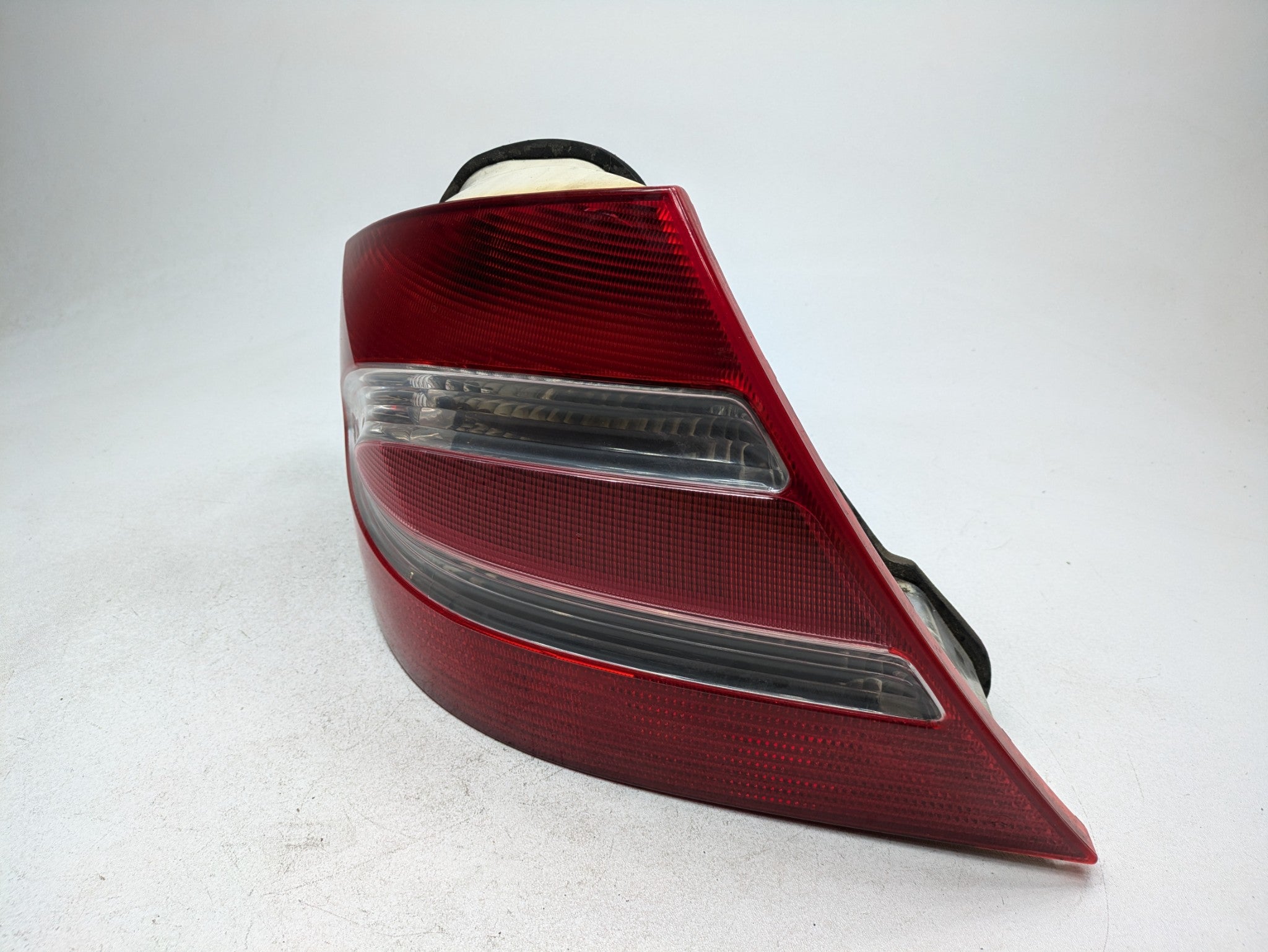 02 - 05 OEM MERCEDES BENZ CLK320 REAR LEFT DRIVER SIDE OUTER TAILLIGHT ASSEMBLY