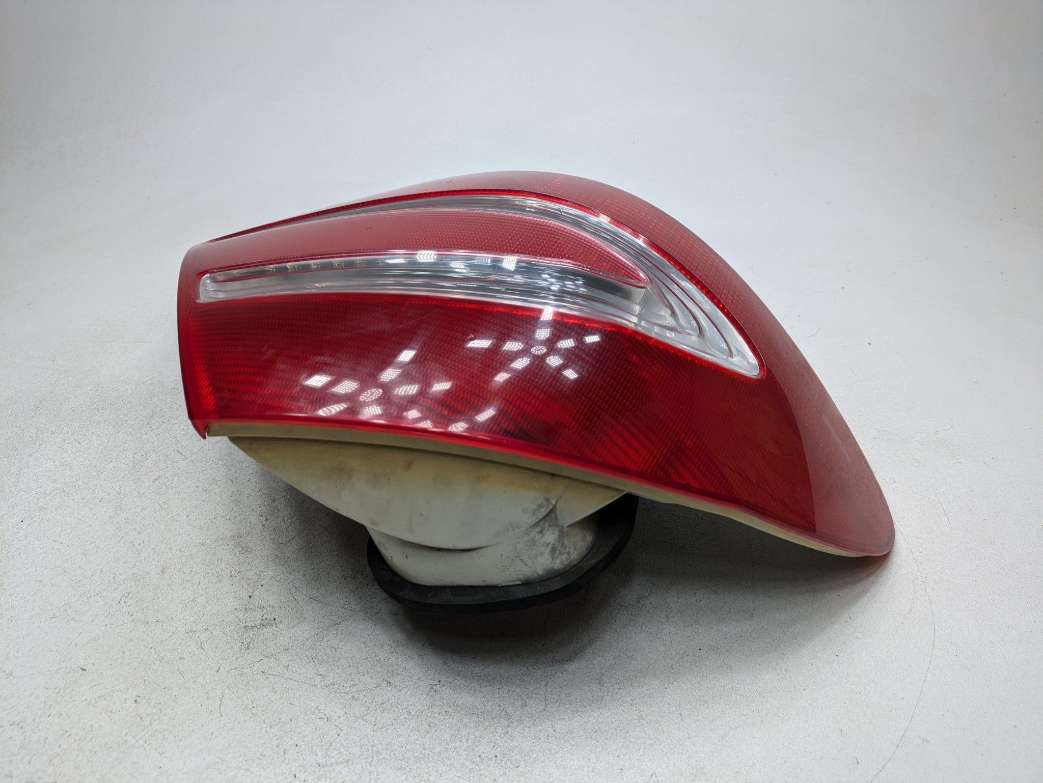 02 - 05 OEM MERCEDES BENZ CLK320 REAR LEFT DRIVER SIDE OUTER TAILLIGHT ASSEMBLY