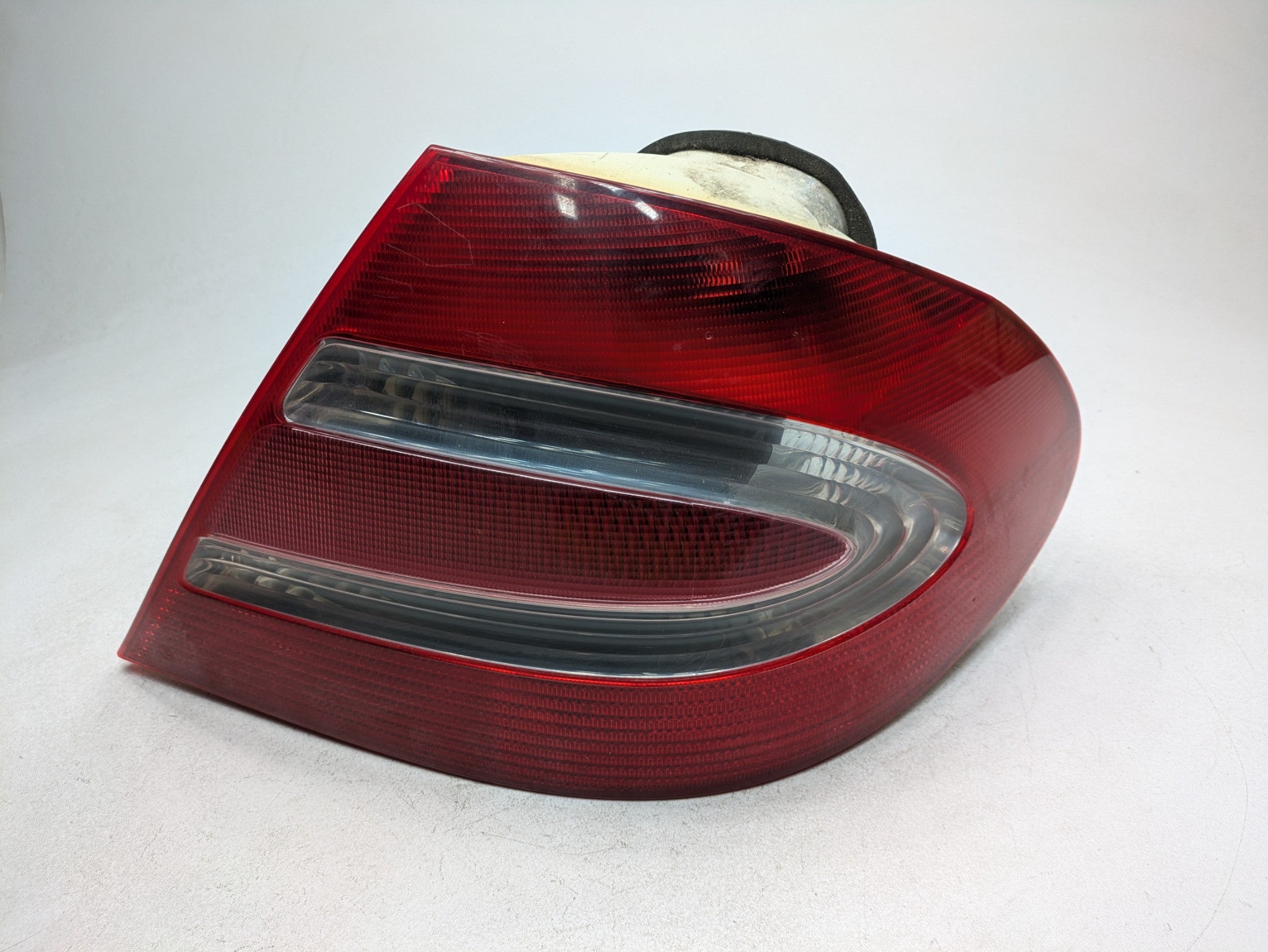02 - 05 OEM MERCEDES BENZ CLK320 RIGHT PASSENGER SIDE OUTER TAIL LIGHT ASSEMBLY