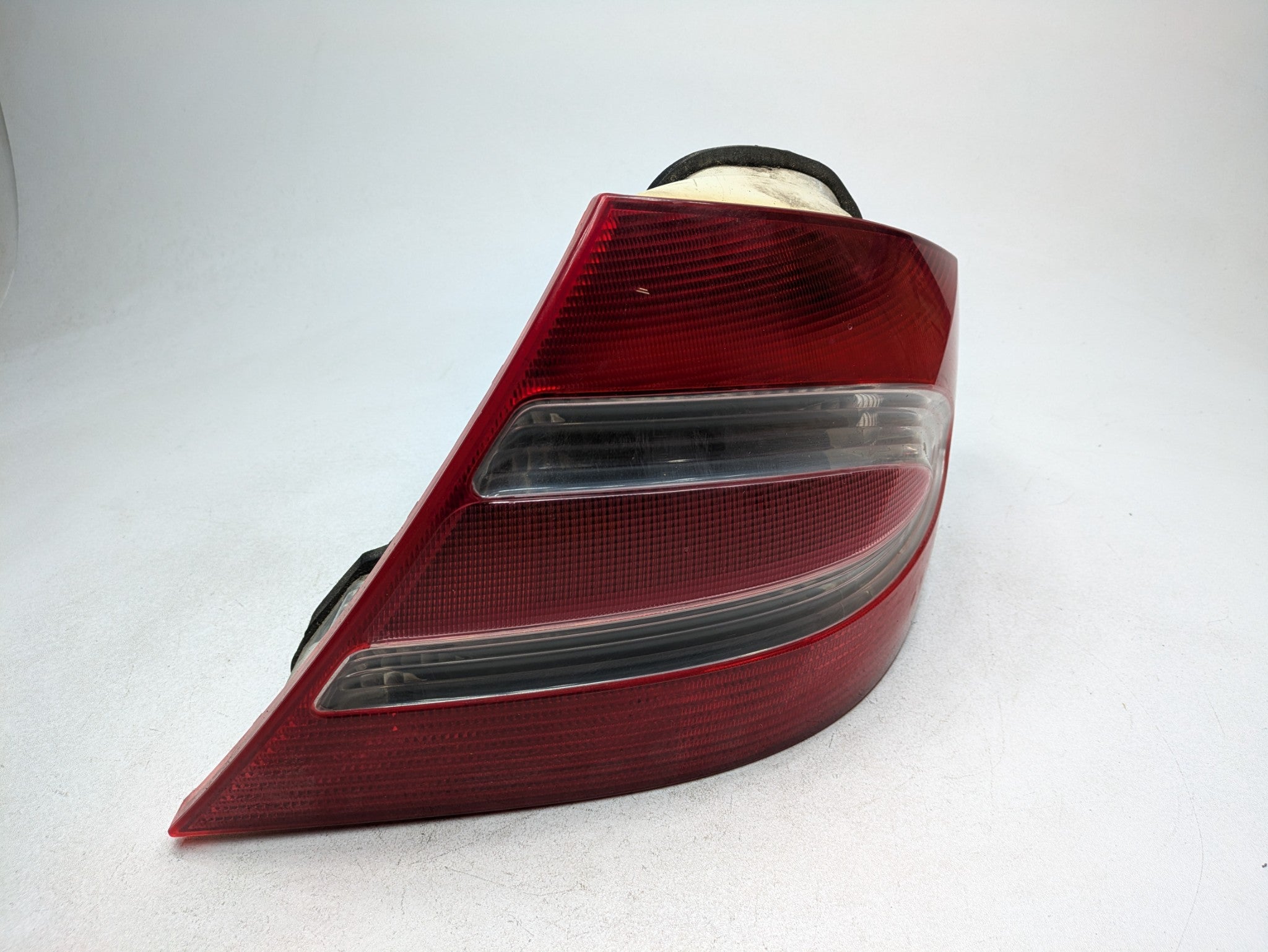 02 - 05 OEM MERCEDES BENZ CLK320 RIGHT PASSENGER SIDE OUTER TAIL LIGHT ASSEMBLY