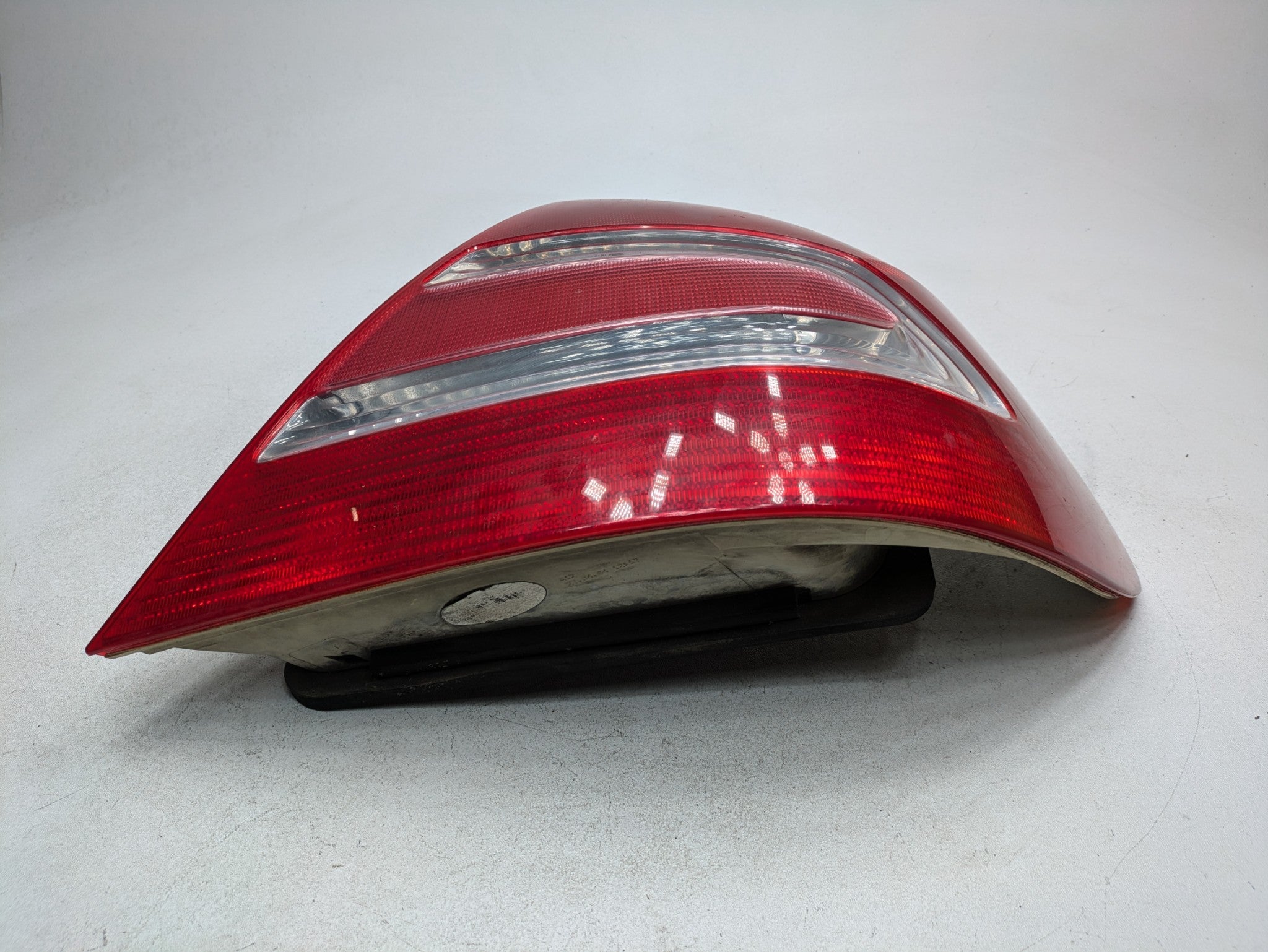 02 - 05 OEM MERCEDES BENZ CLK320 RIGHT PASSENGER SIDE OUTER TAIL LIGHT ASSEMBLY