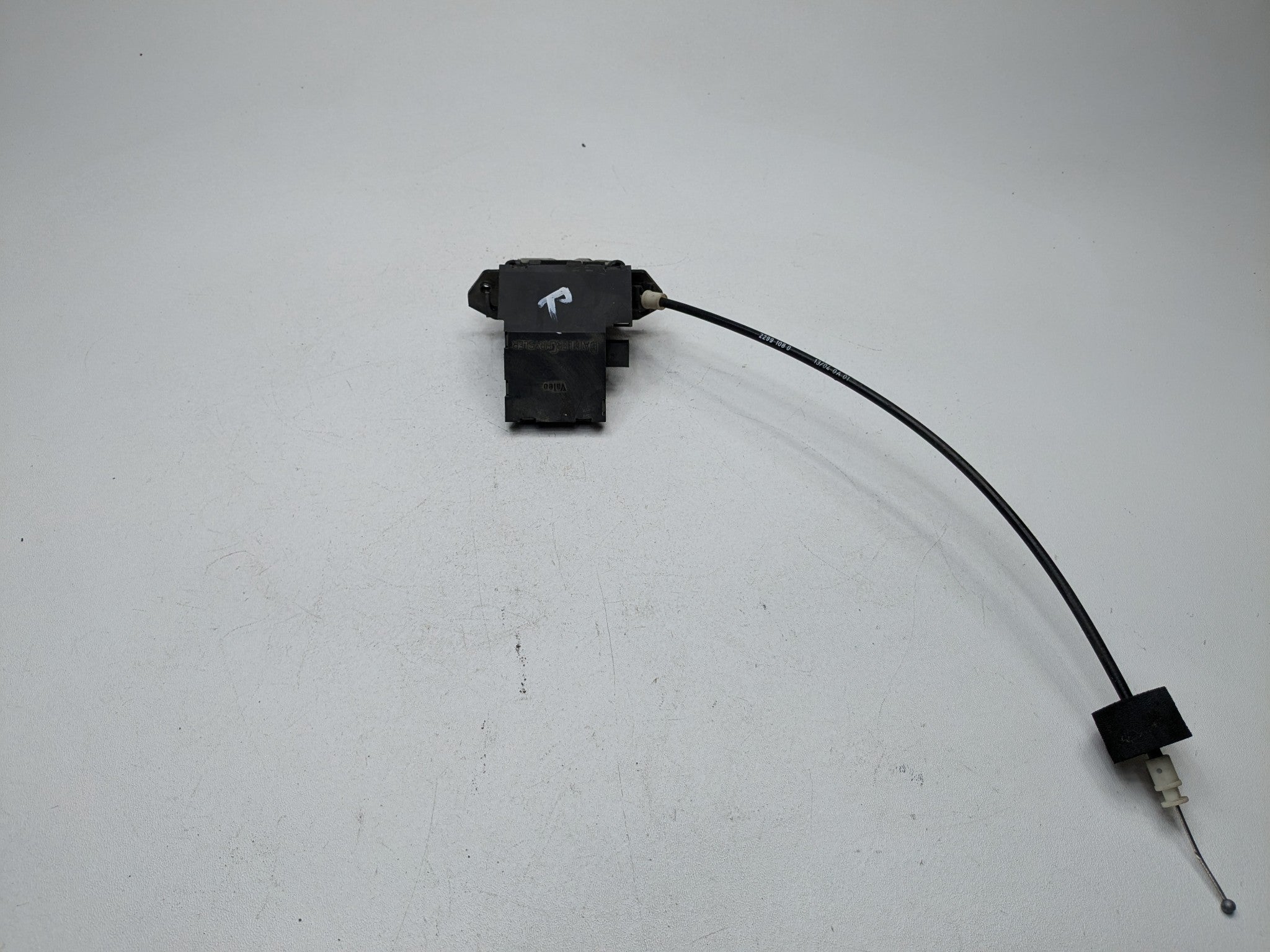 2002 - 2005 OEM MERCEDES BENZ CLK320 REAR TRUNK LID LATCH LOCK ACTUATOR ASSEMBLY