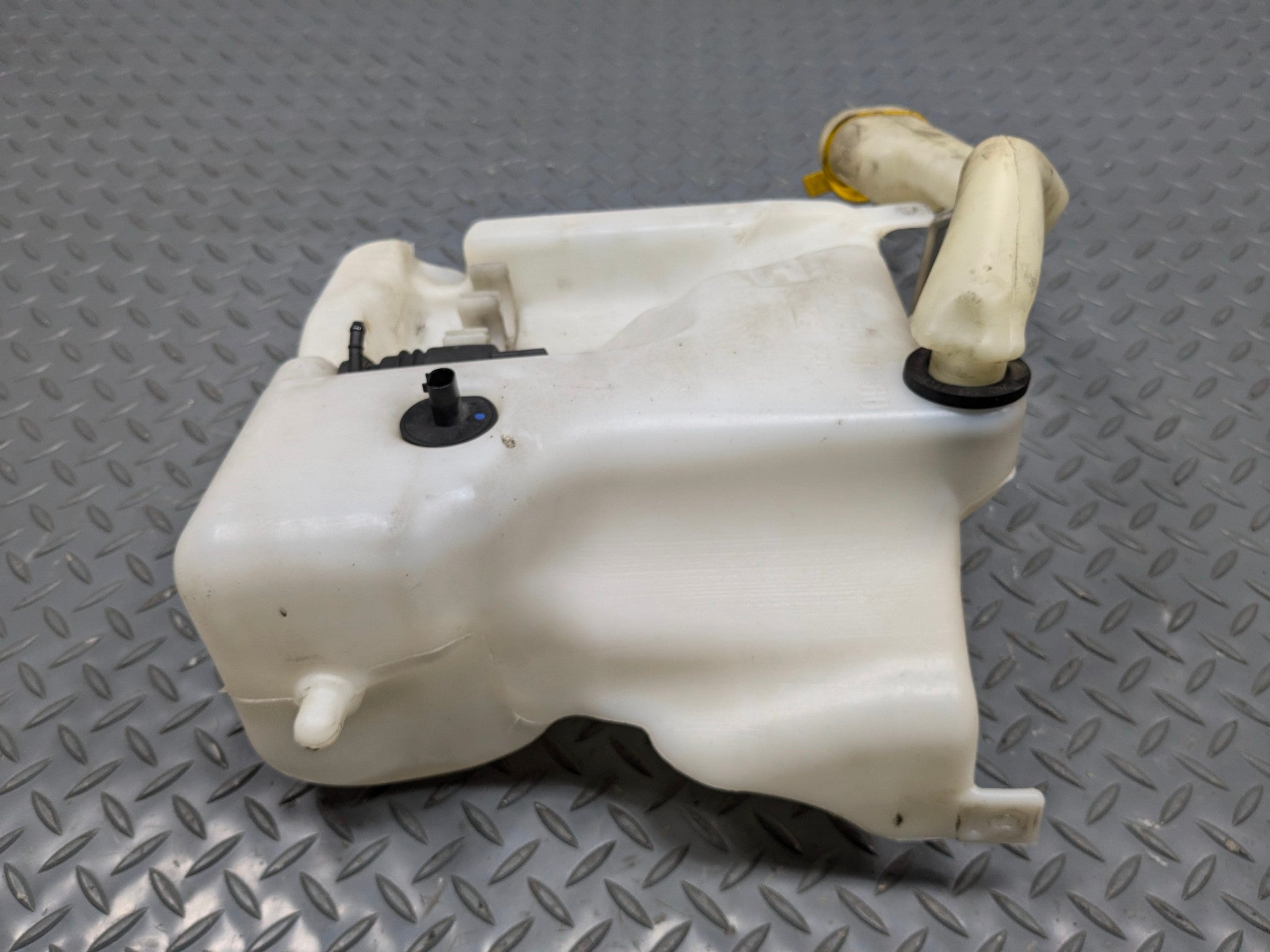 02 - 05 OEM MERCEDES BENZ CLK320 WINDSHIELD WASHER FLUID TANK BOTTLE RESERVOIR