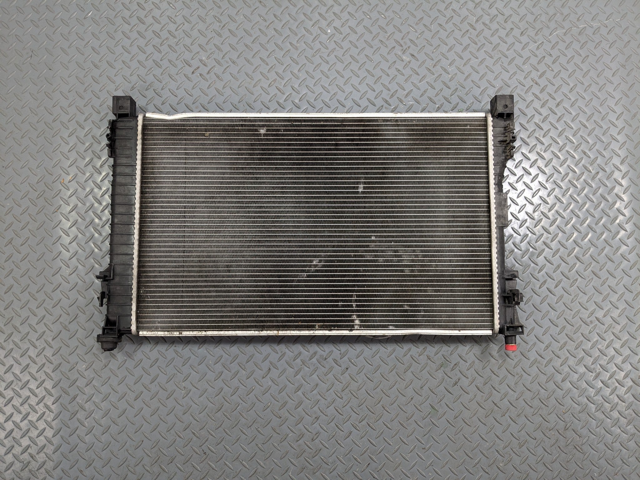 02 - 05 OEM MERCEDES BENZ CLK320 ENGINE COOLING RADIATOR AUTOMATIC TRANSMISSION