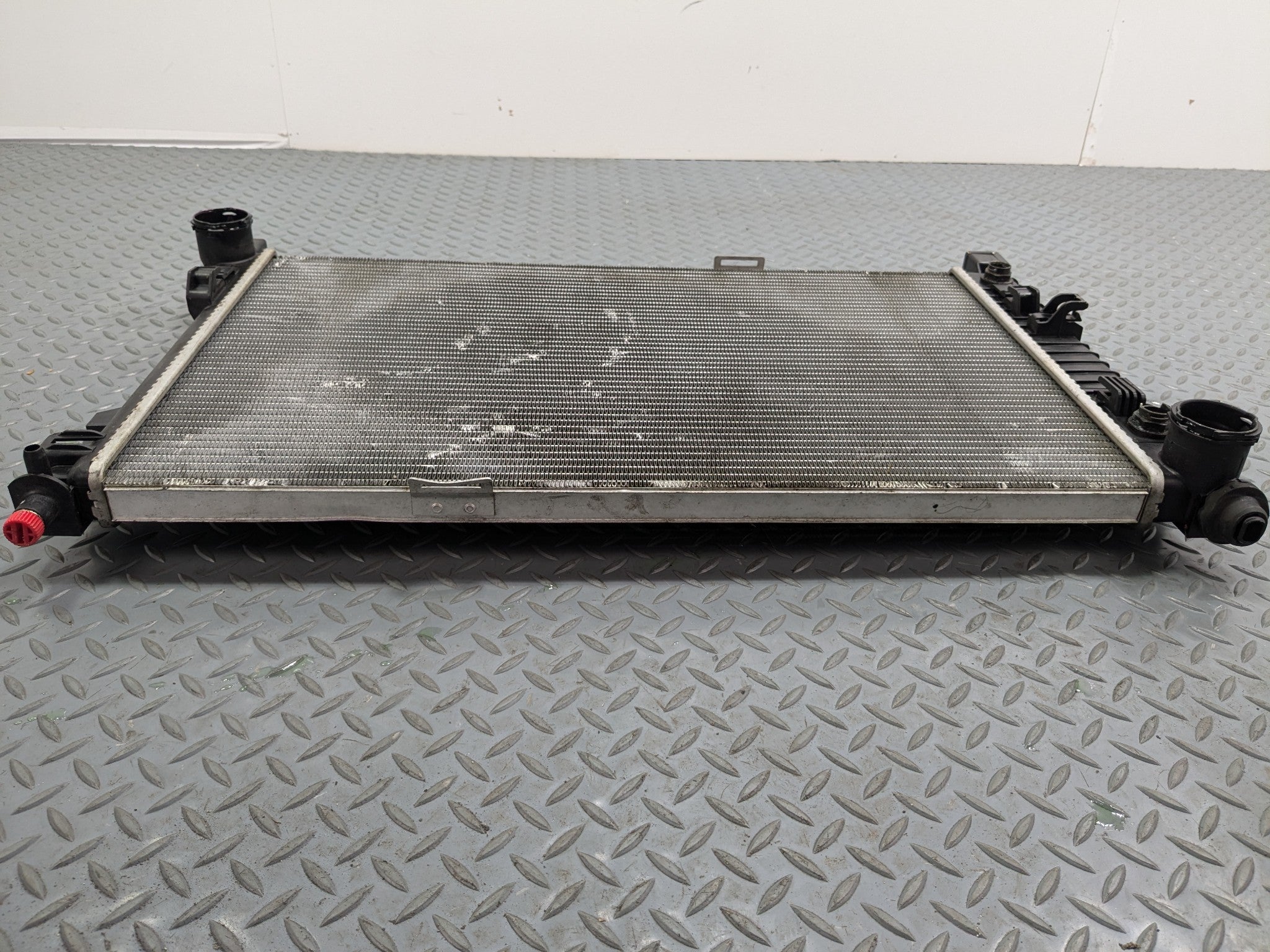 02 - 05 OEM MERCEDES BENZ CLK320 ENGINE COOLING RADIATOR AUTOMATIC TRANSMISSION