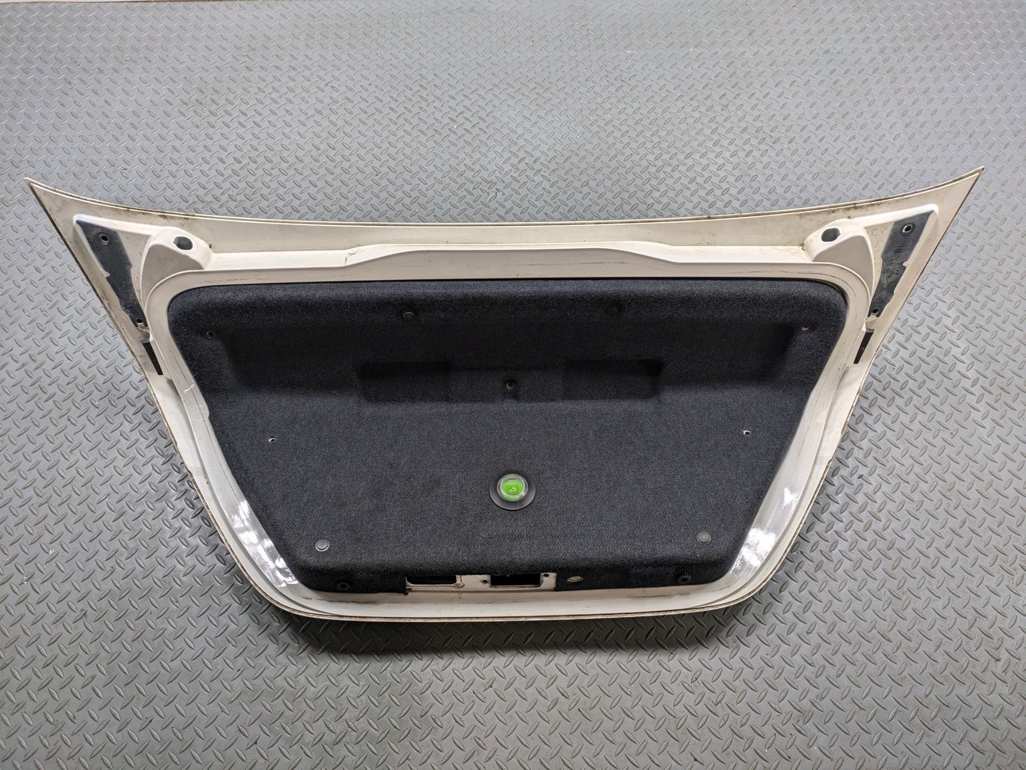 2002 - 2005 OEM MERCEDES BENZ CLK320 REAR TRUNK LID DOOR DECKLID PANEL WHITE