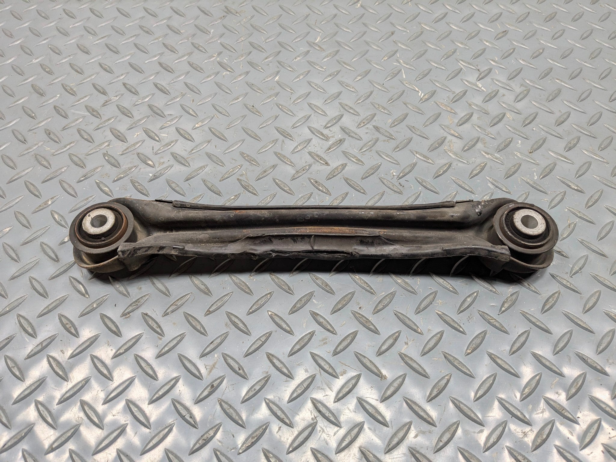 2002 - 2005 OEM MERCEDES BENZ CLK320 REAR RIGHT SIDE FORWARD LOWER CONTROL ARM