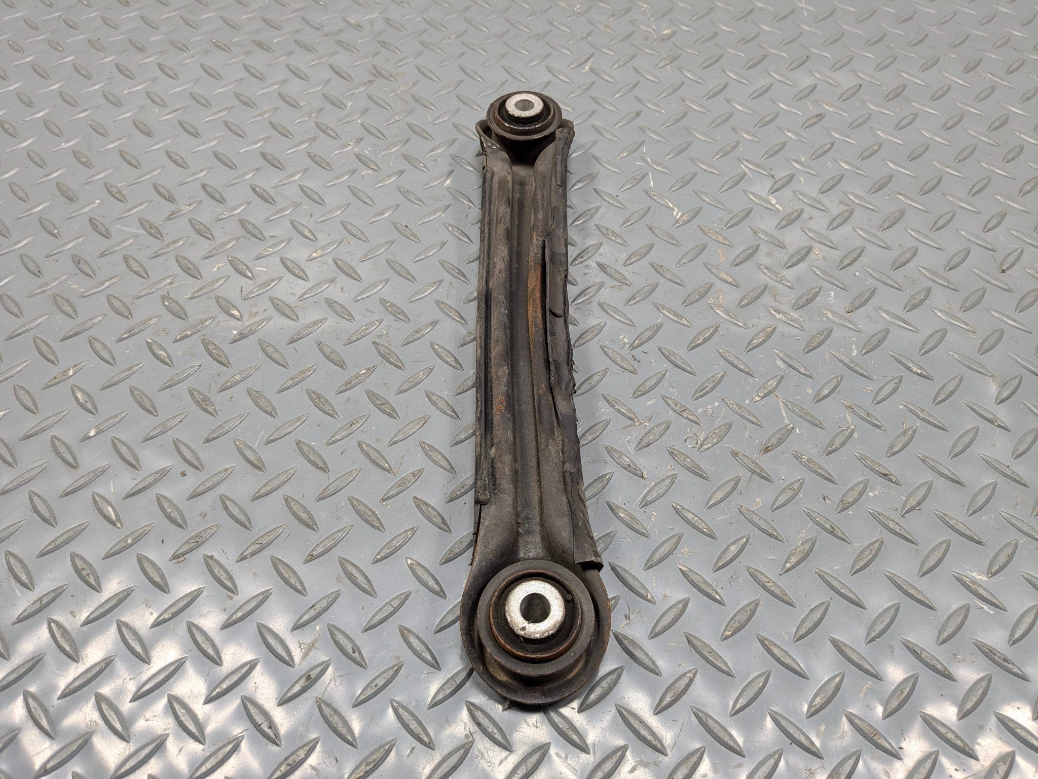 2002 - 2005 OEM MERCEDES BENZ CLK320 REAR RIGHT SIDE FORWARD LOWER CONTROL ARM