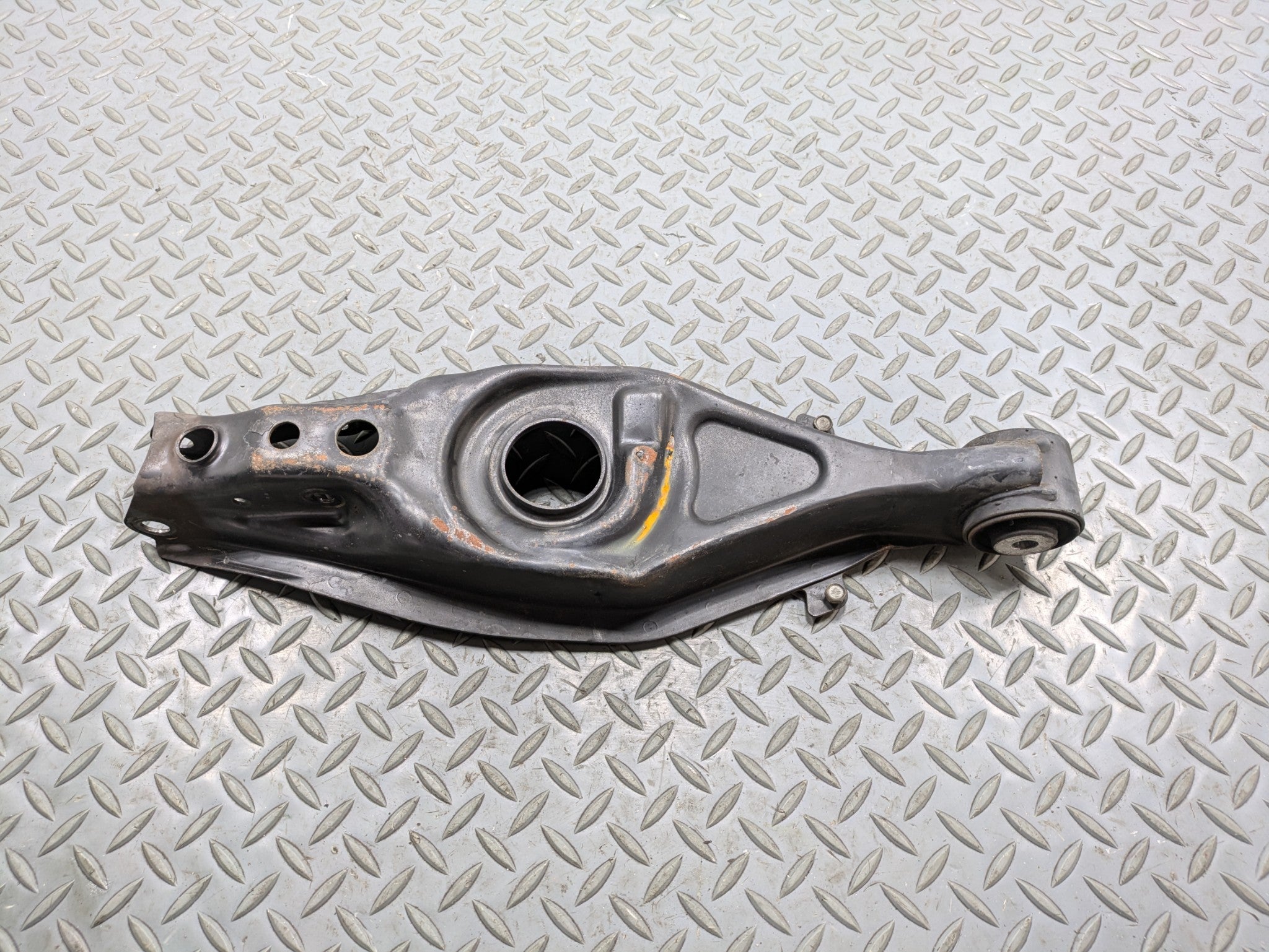 02 - 05 OEM MERCEDES BENZ CLK320 REAR RIGHT SIDE SUSPENSION LOWER CONTROL ARM