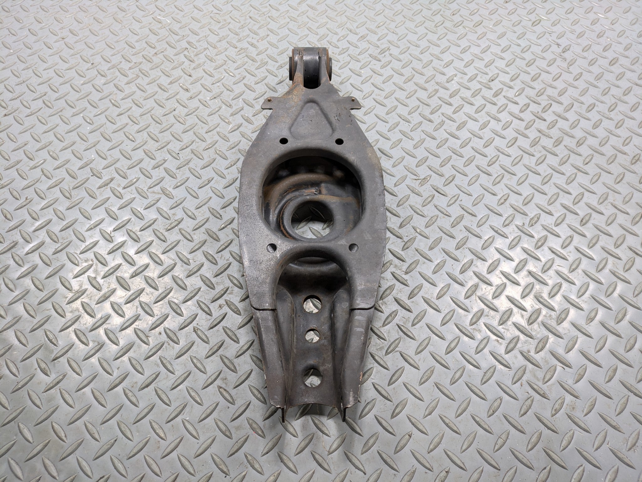 02 - 05 OEM MERCEDES BENZ CLK320 REAR RIGHT SIDE SUSPENSION LOWER CONTROL ARM