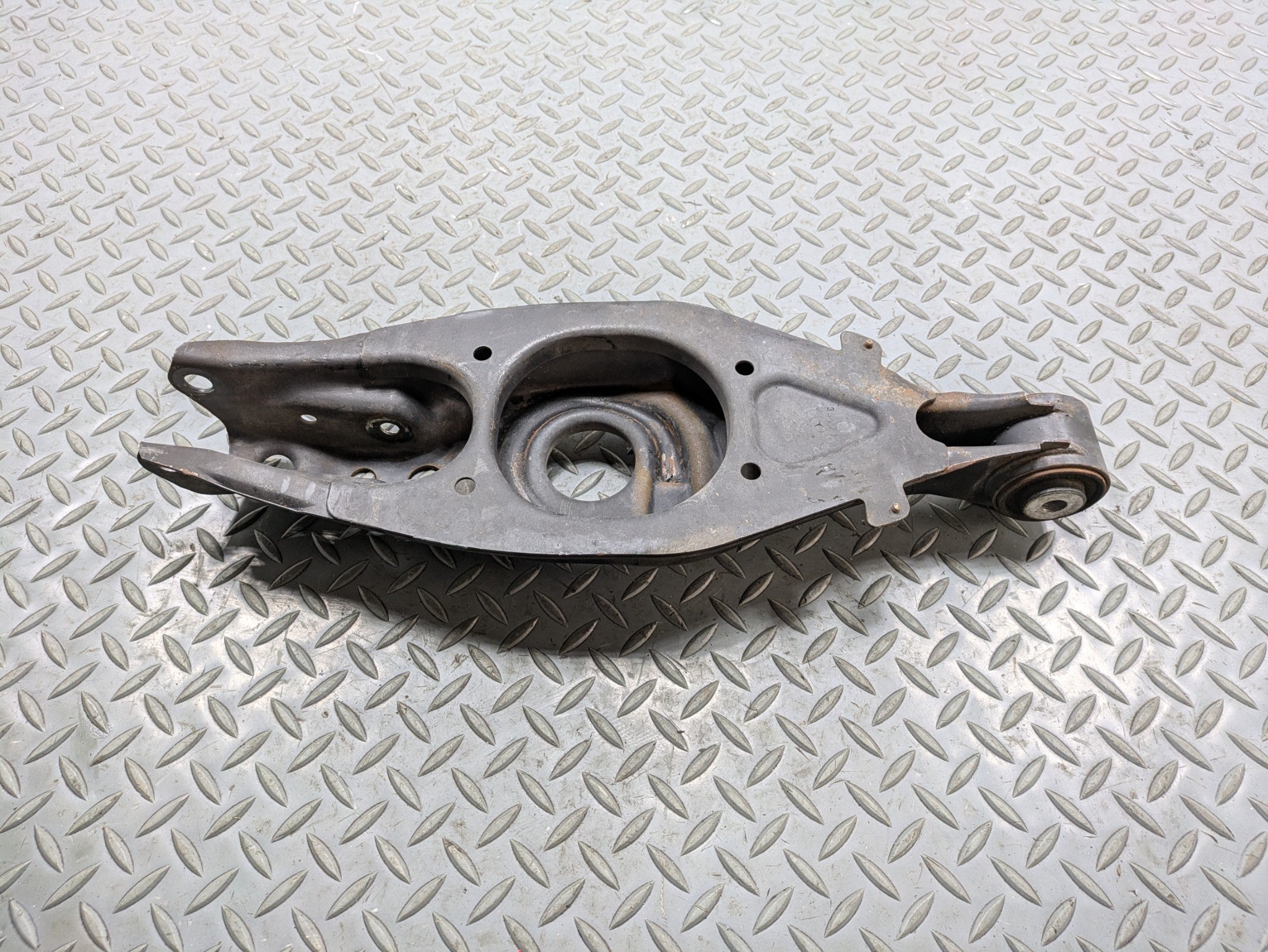 02 - 05 OEM MERCEDES BENZ CLK320 REAR RIGHT SIDE SUSPENSION LOWER CONTROL ARM