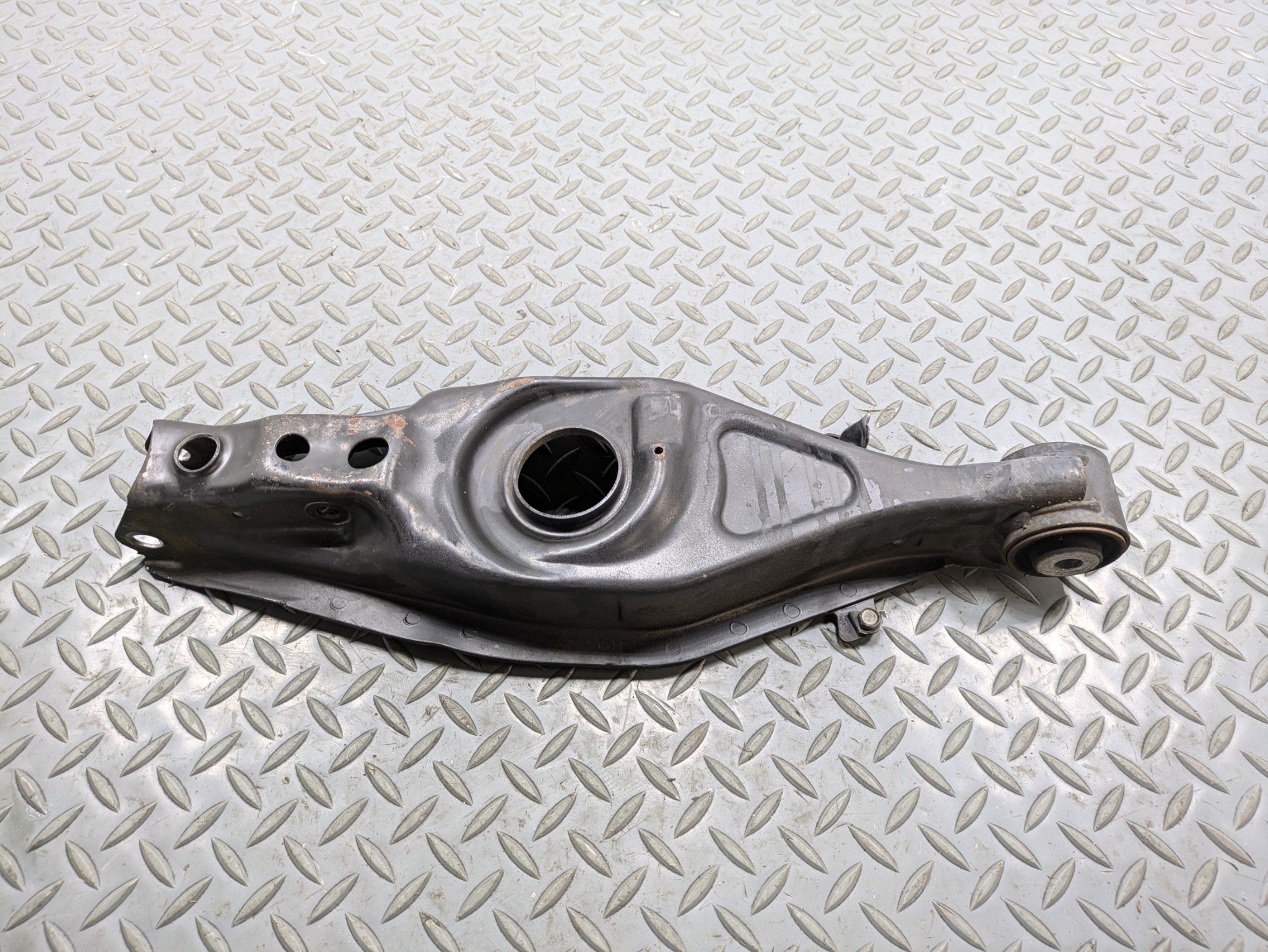 2002 - 2005 OEM MERCEDES BENZ CLK320 REAR LEFT SIDE SUSPENSION LOWER CONTROL ARM