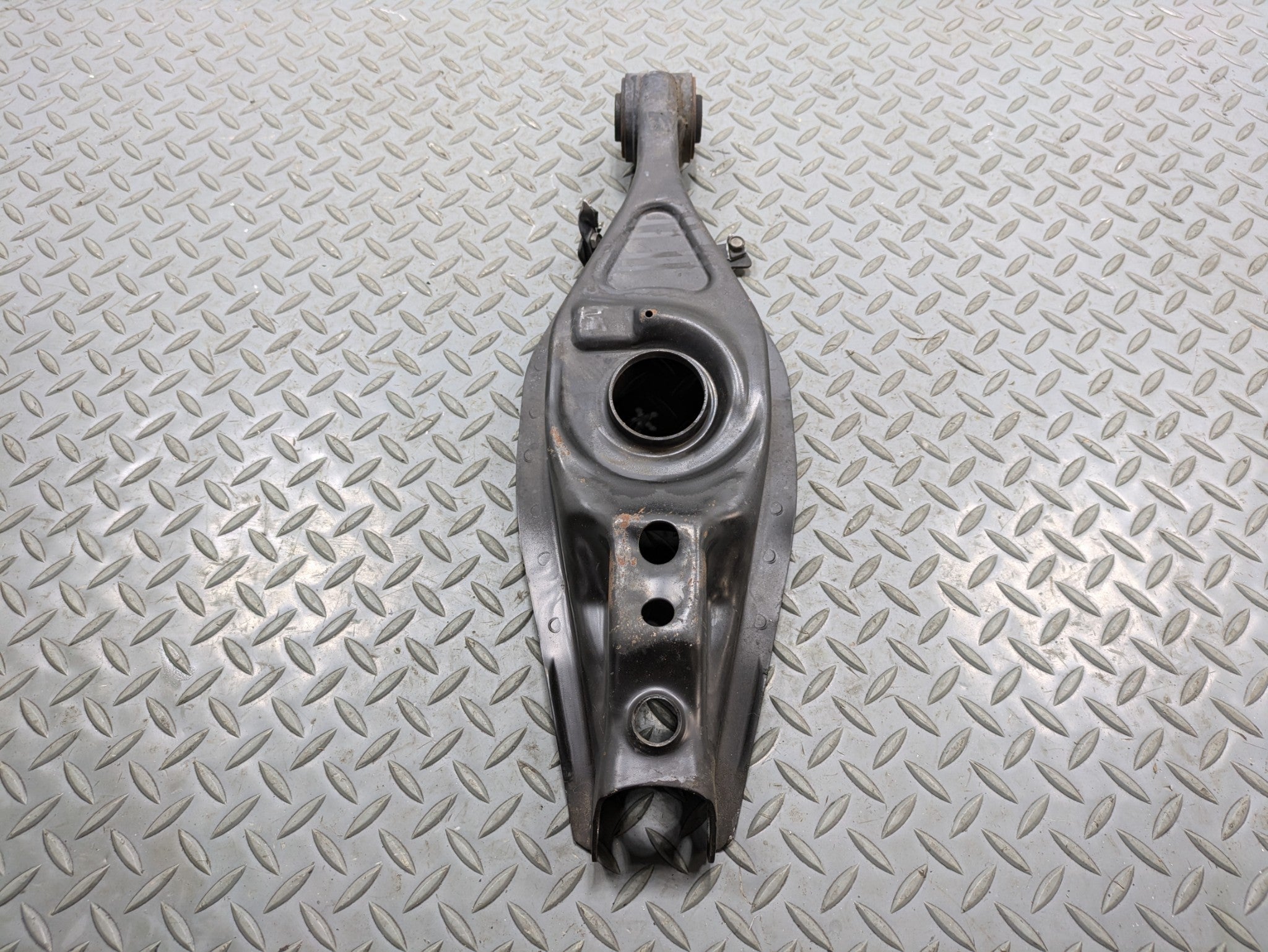 2002 - 2005 OEM MERCEDES BENZ CLK320 REAR LEFT SIDE SUSPENSION LOWER CONTROL ARM