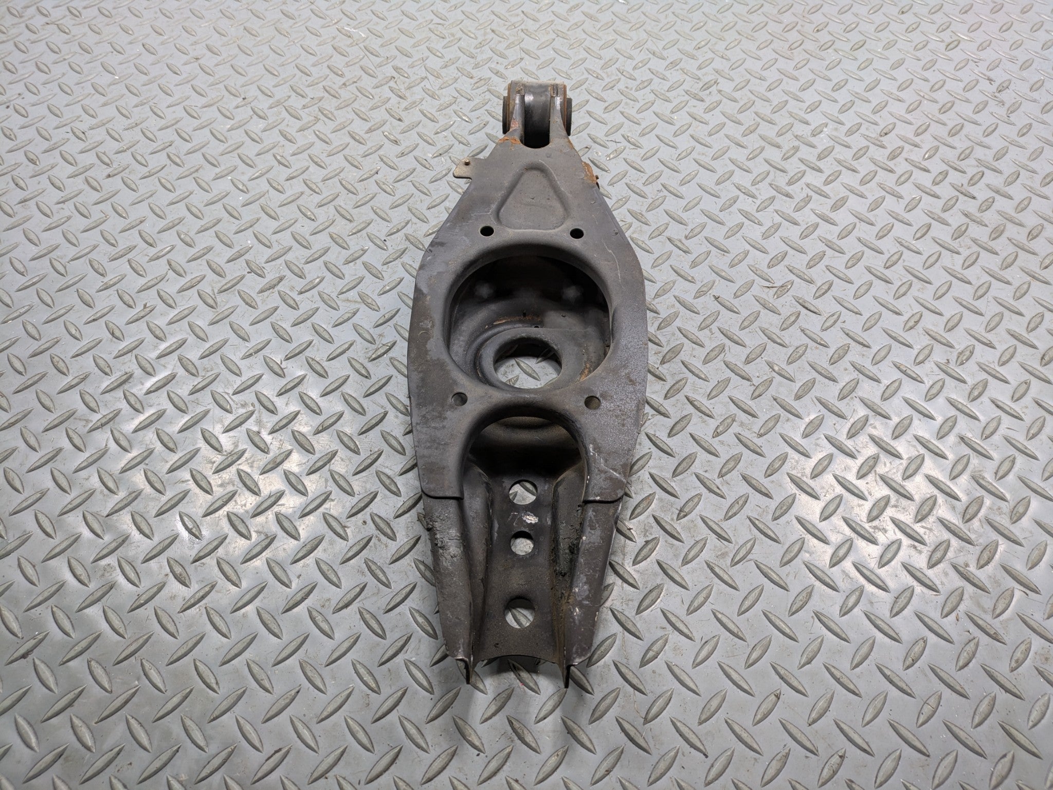 2002 - 2005 OEM MERCEDES BENZ CLK320 REAR LEFT SIDE SUSPENSION LOWER CONTROL ARM