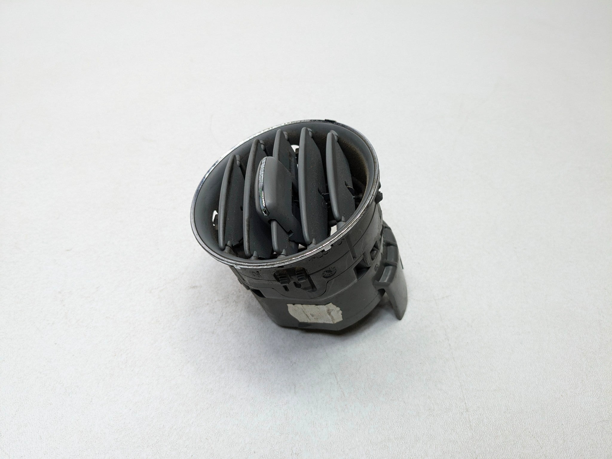 2002 - 2005 OEM MERCEDES BENZ CLK320 FRONT RIGHT SIDE DASH AC HEATER VENT