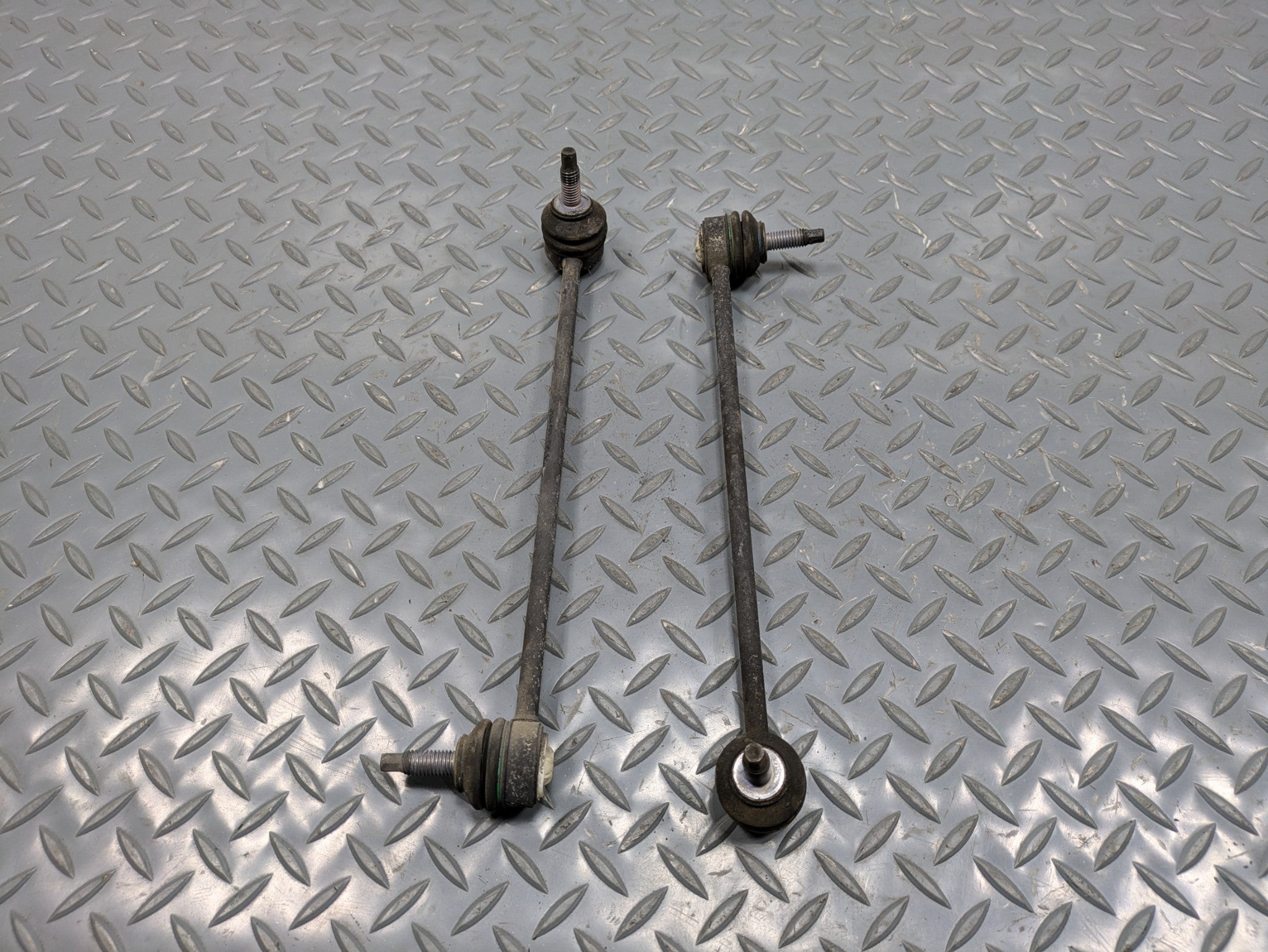 2002 - 2005 OEM MERCEDES BENZ CLK320 FRONT STABILIZER SWAY BAR LINK SET PAIR